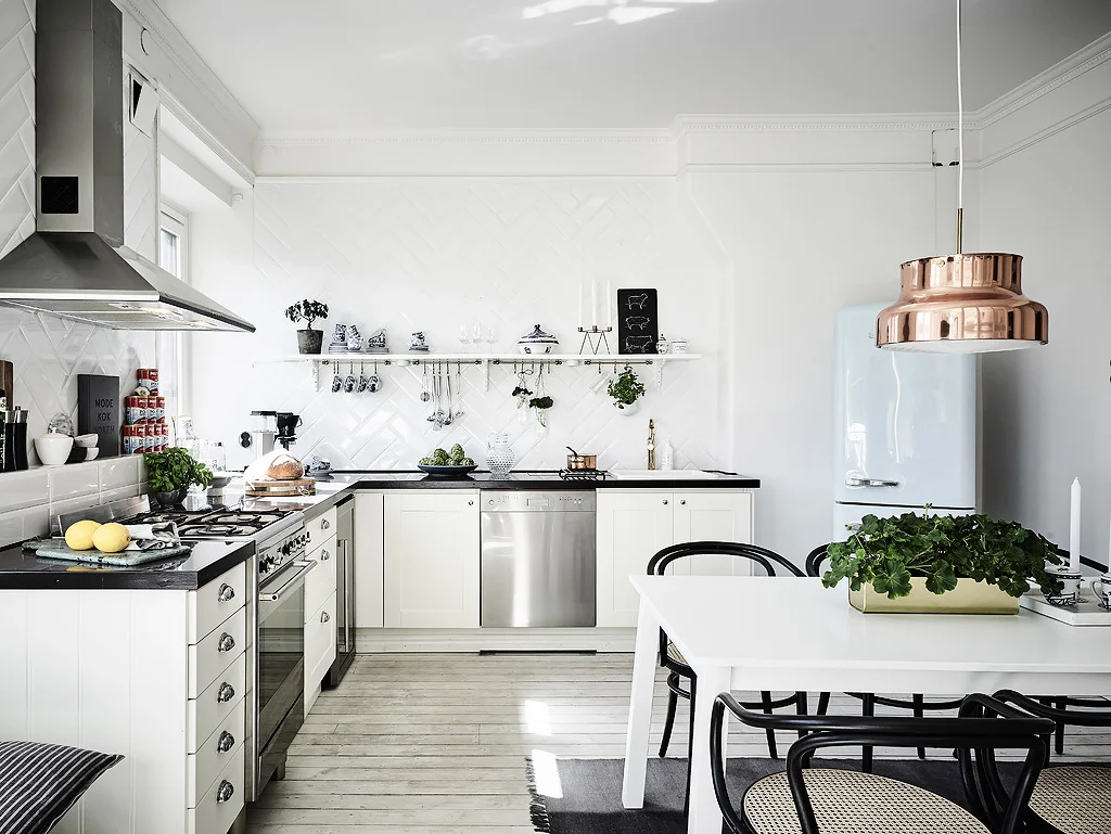 A real feature of Scandinavian homes are white washed wooden floors like those in the kitchen above. Stylish and contemporary, but with a nod to traditional Nordic interior design, plenty of inspiration for your new kitchen here! 