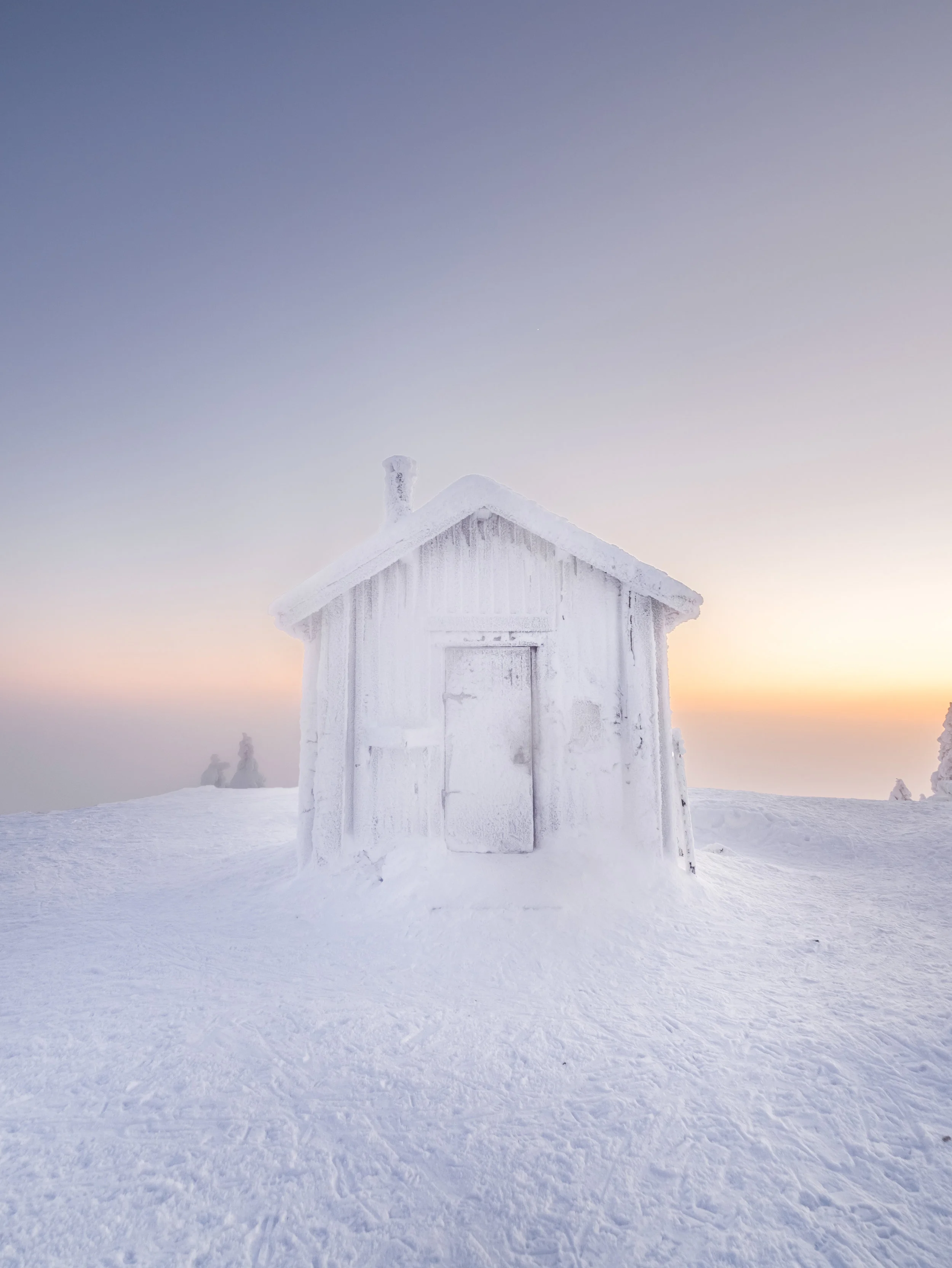 7. Valtavaara cabin + sunset.jpg