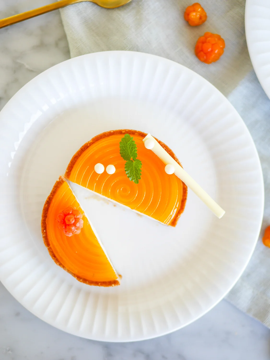 mandeltarte-med-pannacotta-och-hjortrongele-8.jpg
