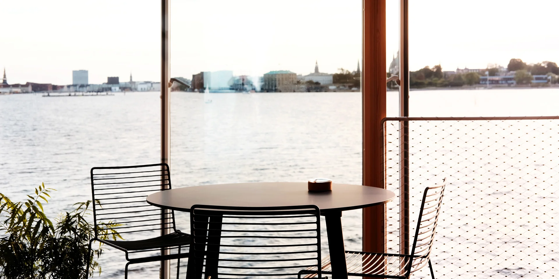 VIEW_URBAN_RIGGER_INSIDE3.jpg