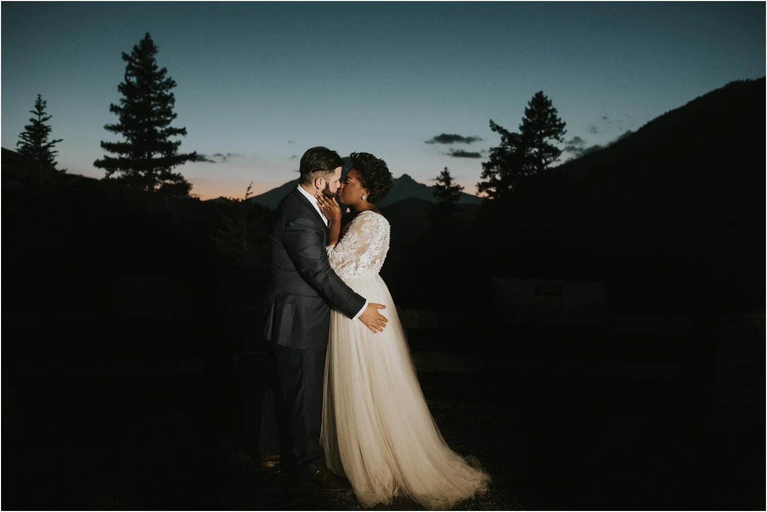 lovestoriesco-amber-phinisee-seattle-mount-rainier-elopement_0097.jpg
