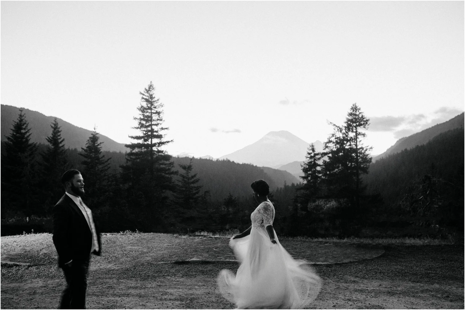 lovestoriesco-amber-phinisee-seattle-mount-rainier-elopement_0100.jpg