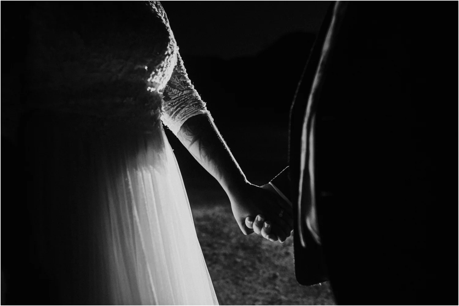 lovestoriesco-amber-phinisee-seattle-mount-rainier-elopement_0106.jpg