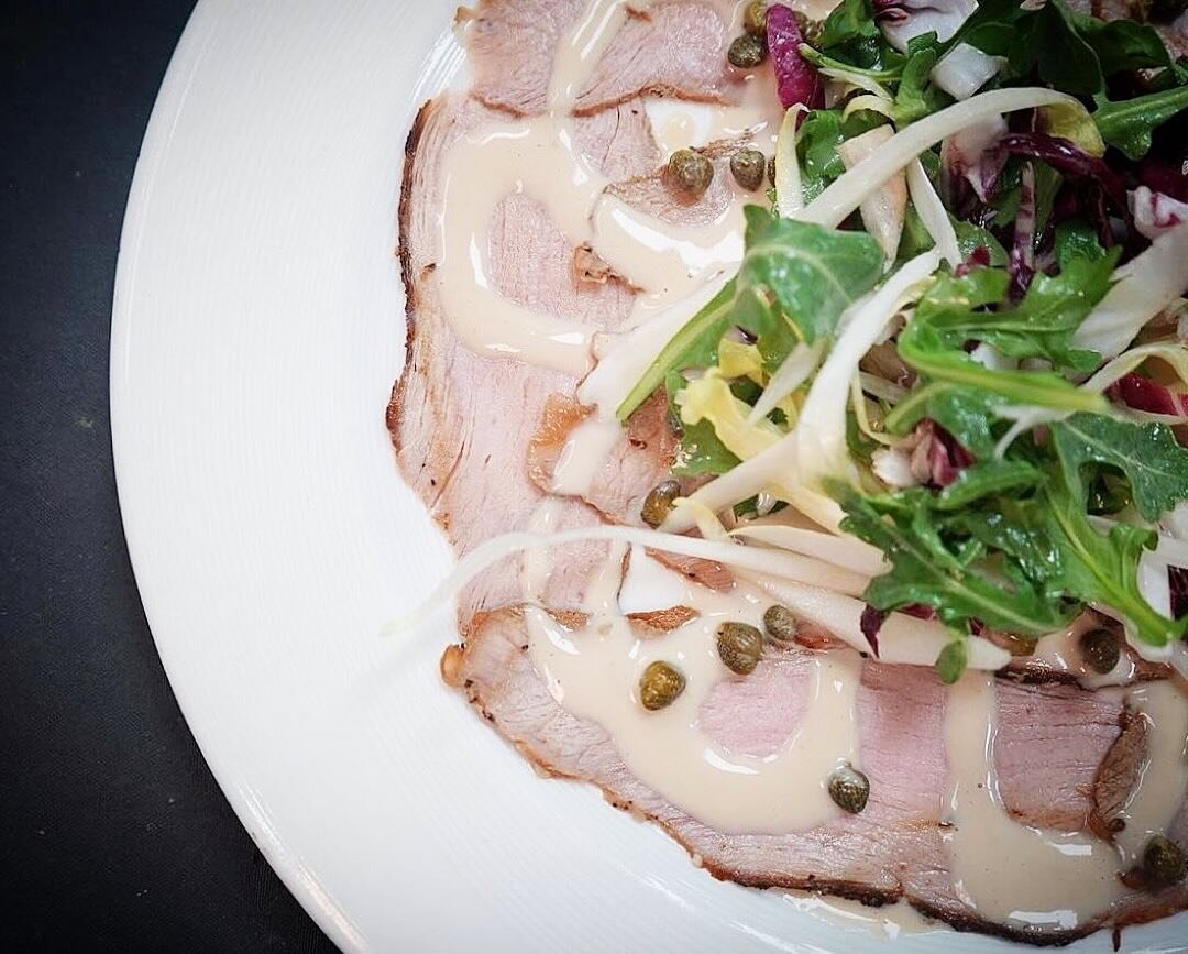 Satisfy in a beautifully crafted Italian classic this Saturday evening in Palm Beach #vitellotonnato😍 

Our VITELLO TONNATO CON CAPPERI E POMODORI is a feast for the senses 🤌🏻 ✨🇮🇹
Thinly sliced all-natural veal pairs perfectly with a rich tuna s