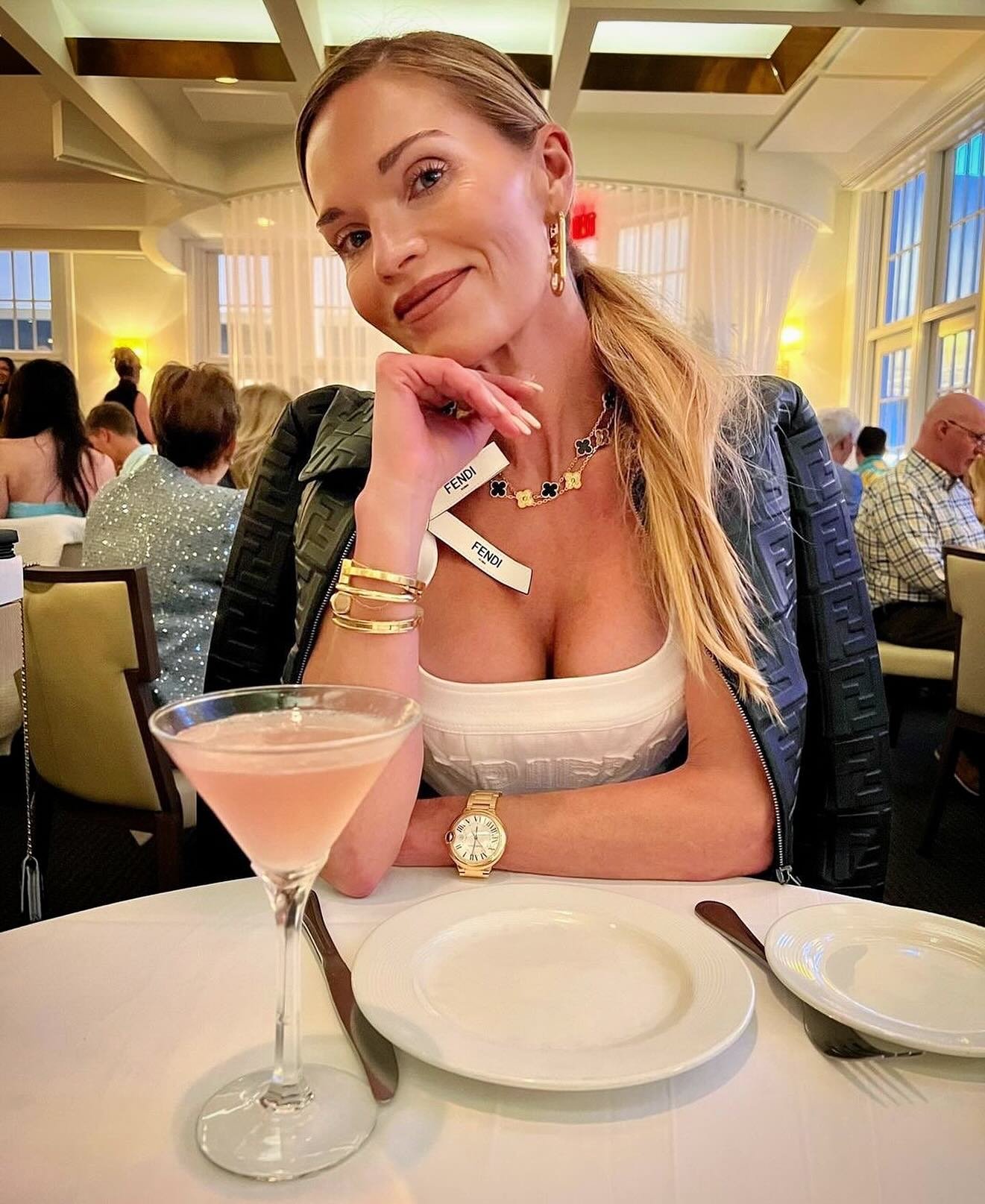 Brighten your Wednesday at BiCE Ristorante with the radiant Shannon @shannonboueri whose class and elegance light up any room! ✨🍸 #belladonna 

At BiCE Ristorante, there&rsquo;s never a dull moment, especially when accompanied by such stylish and gr