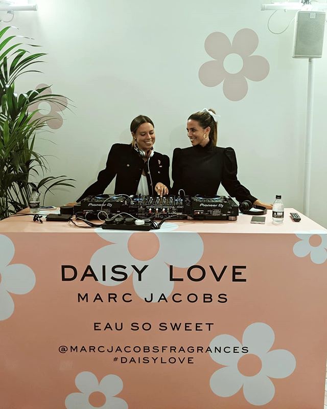 Loved spinning tunes over the weekend for @marcjacobsfragrances to celebrate the Daisy oh so sweet fragrance! 👯👯 #twindjs #sweetassugar