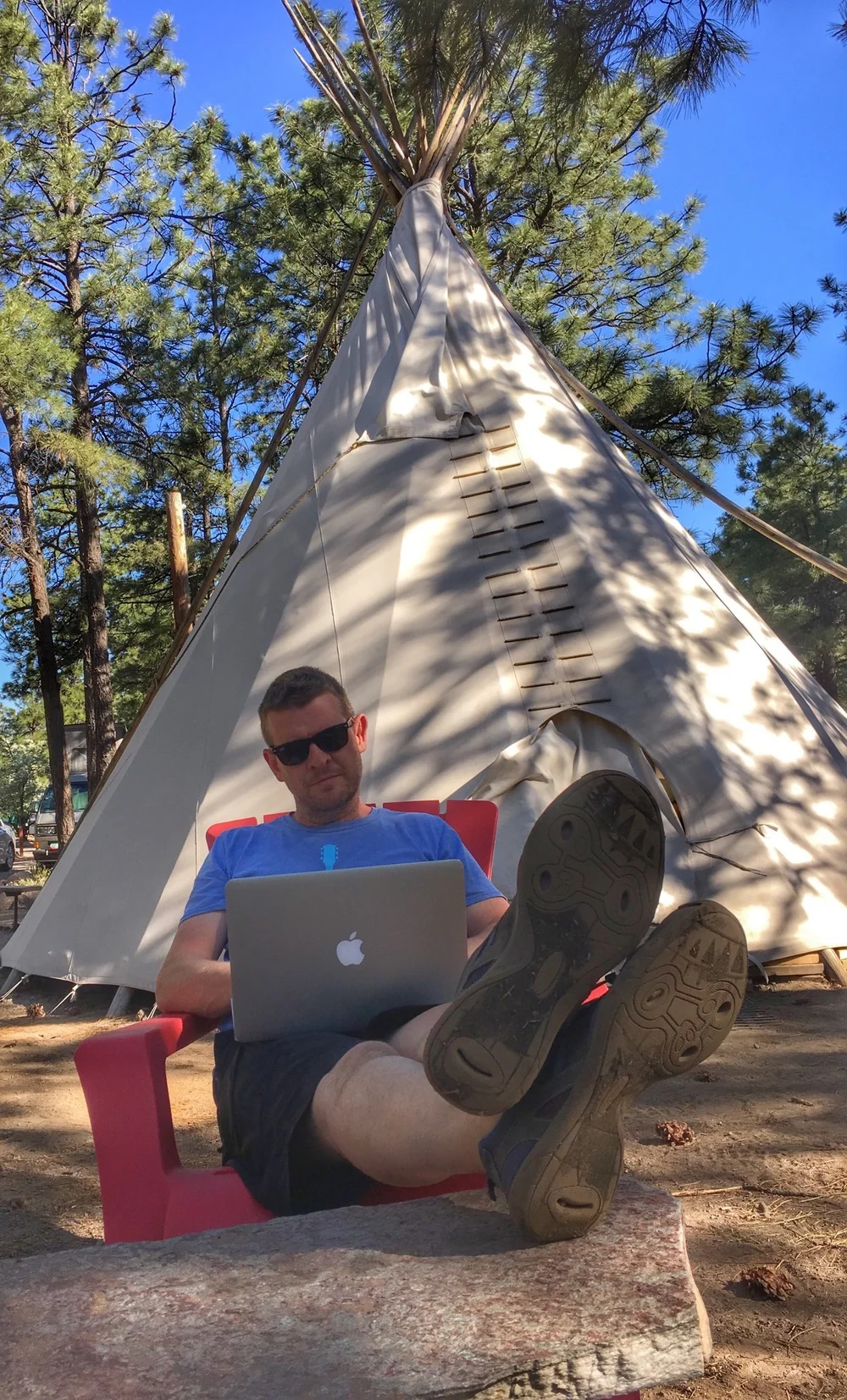 9 Tips to Work Remotely With Your Family