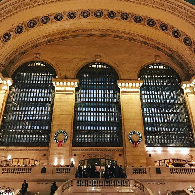 Grand Central is even more magical during the holidays. #nyc #holidays #grandcentral