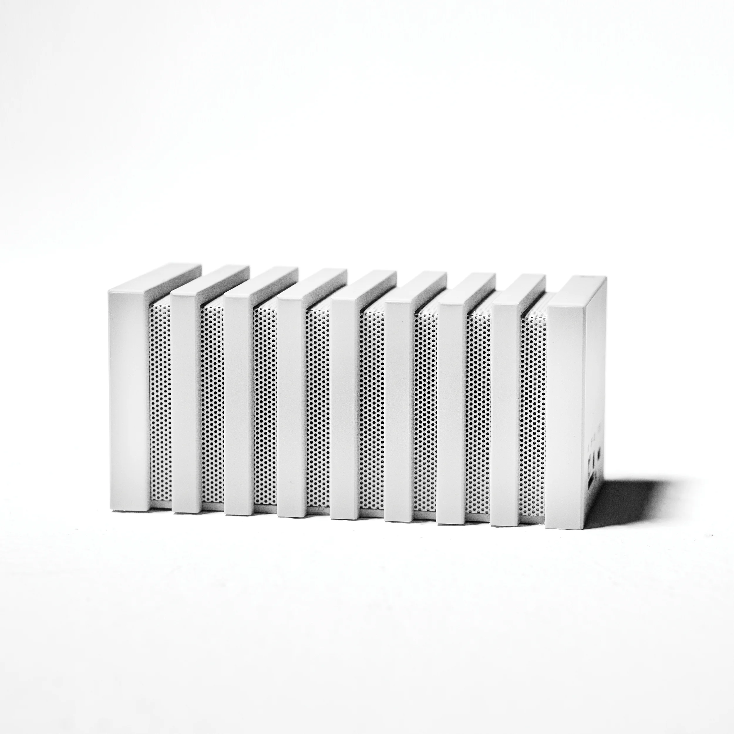 lihudi-speaker-white.jpg