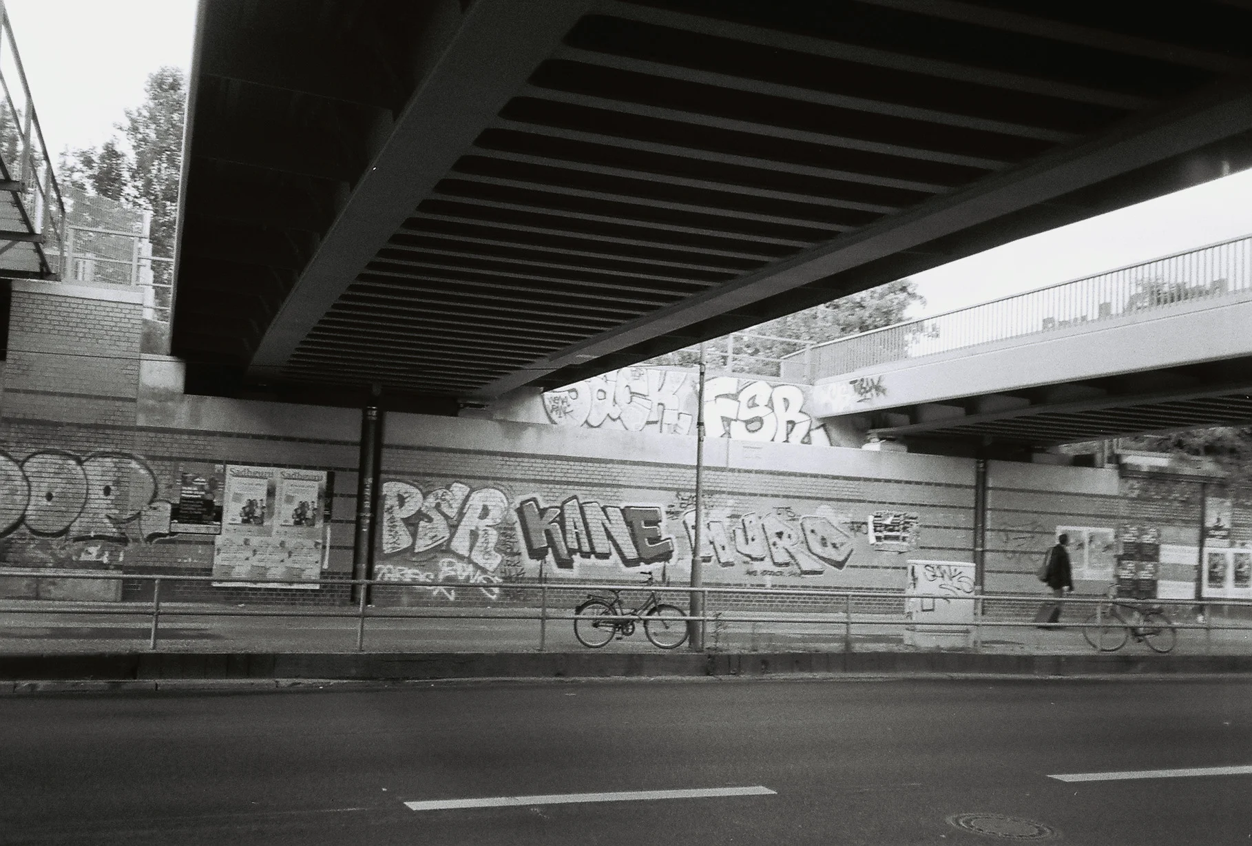 3529016-R2-E038.jpg