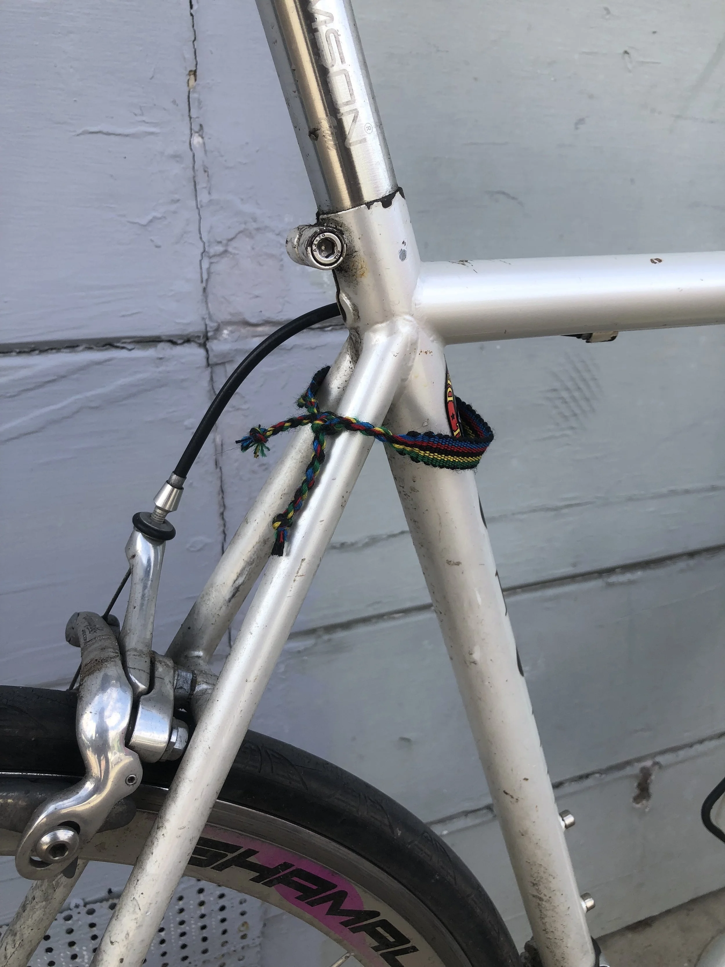  The best and worst.. built in seat clamps sweat class and style…but one wrong turn of the wrench and your frame is toast.  So once this was set it was has not been touched in 4 years. I also think the MASH friendship bracelet imbibes some luck in ke