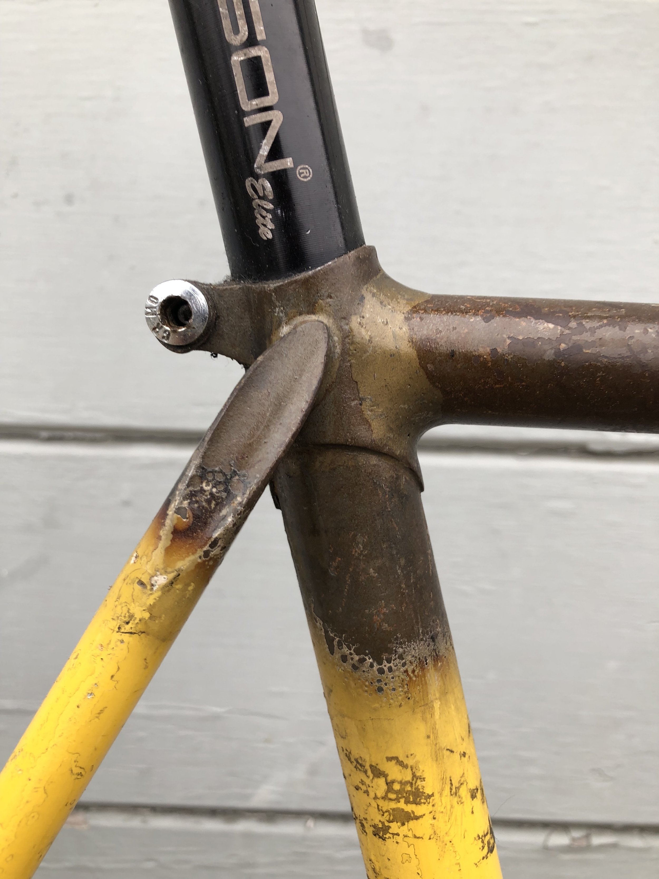  So here in the Bay Area there are few frame builders that have the reputation of Bernie Mikkelsen,  he has been at it since 1974 (!!!!) and has created some of the most iconic custom bikes no one has never hear of ( the KAMIKAZE, probably one of the
