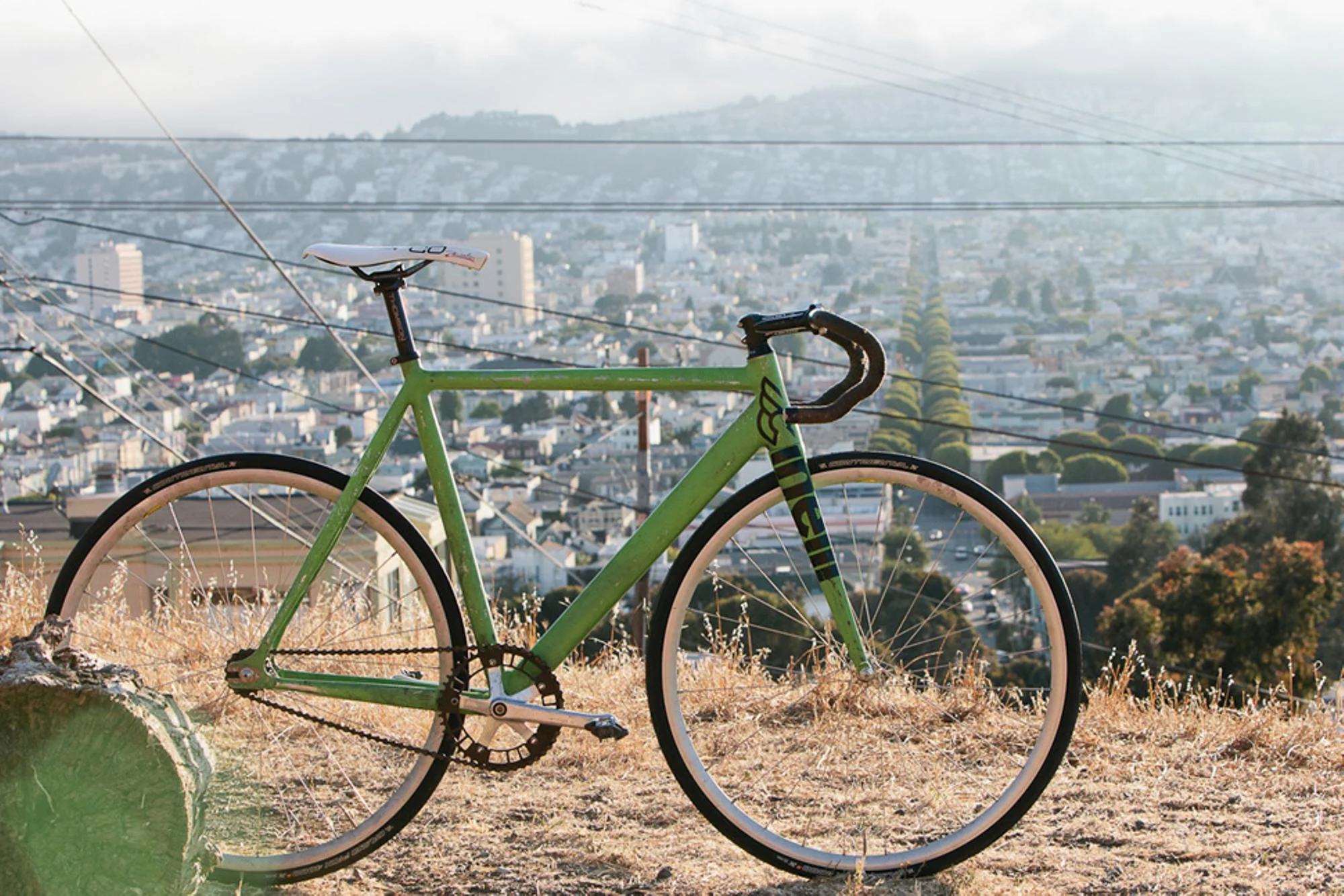 Somethings never change though.. Sugino 75 track cranks, 44RN chainring, pure class and style. I have the same body dimensions I had back then, but now I always run a set back seat post and a 110mm stem (this is a 100mm). I wonder how it would feel to ride my old set up?