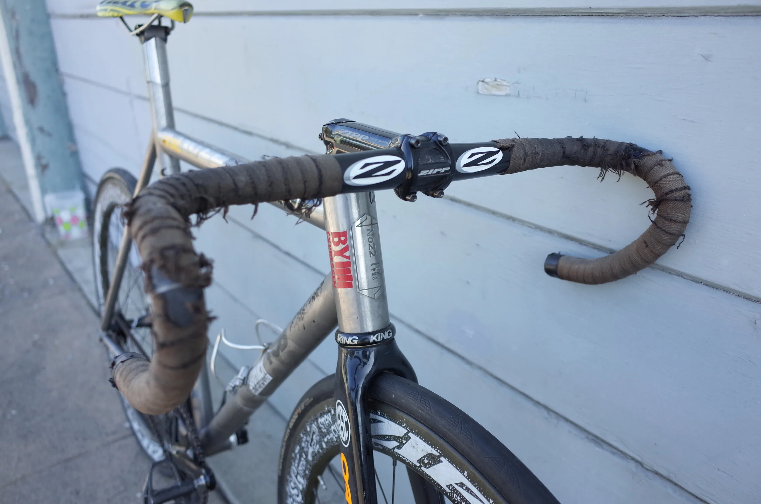  I paired these 44mm wide bars with a -7˚ 120mm ZIPP Service Course stem,  the geometry on the No22 is built for criterium racing, so a little more head tube angle.  I liked the long and low cockpit as it kept me in a comfortable yet aggressive posit