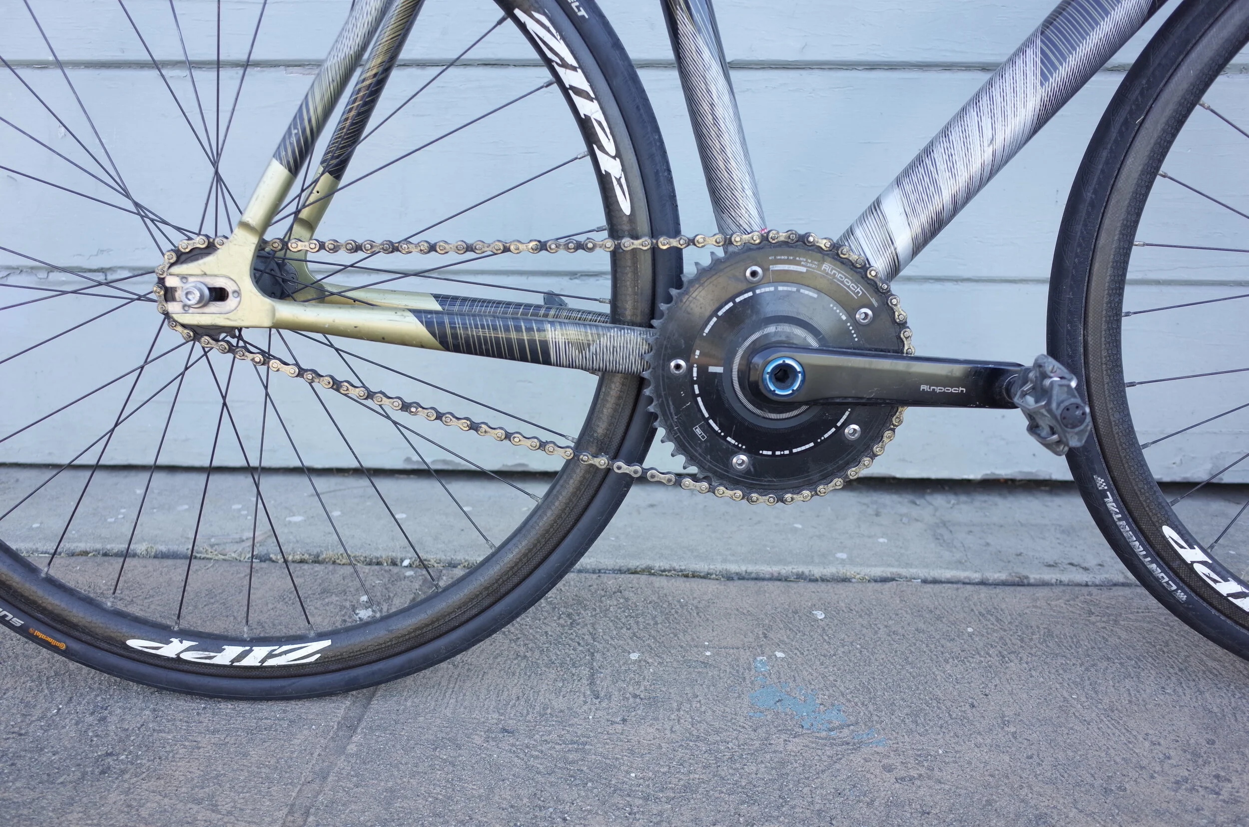  49 tooth ring up front, a little heavier than I normally like but that’s what came on the cranks and the dinner plate style spider on these cranks look weird with normal chainrings. 