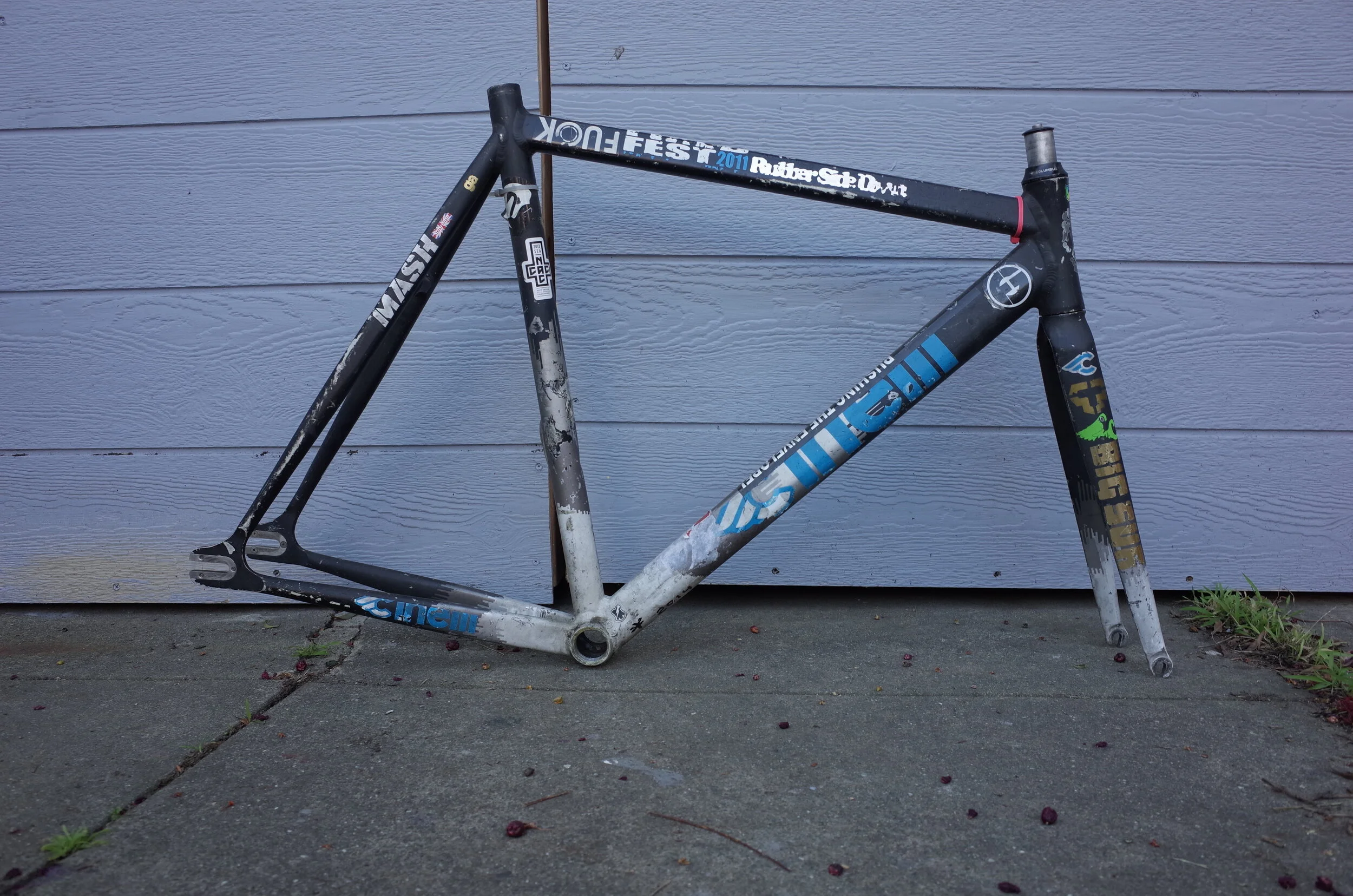  For how cool the bolt was we were still hooked on out 90’s aero frames and we felt like the original geometry as not aggressive enough.  So the second generation of aluminum frames would be steeper and tighter,  Garrett Chow’s artwork inspired the h