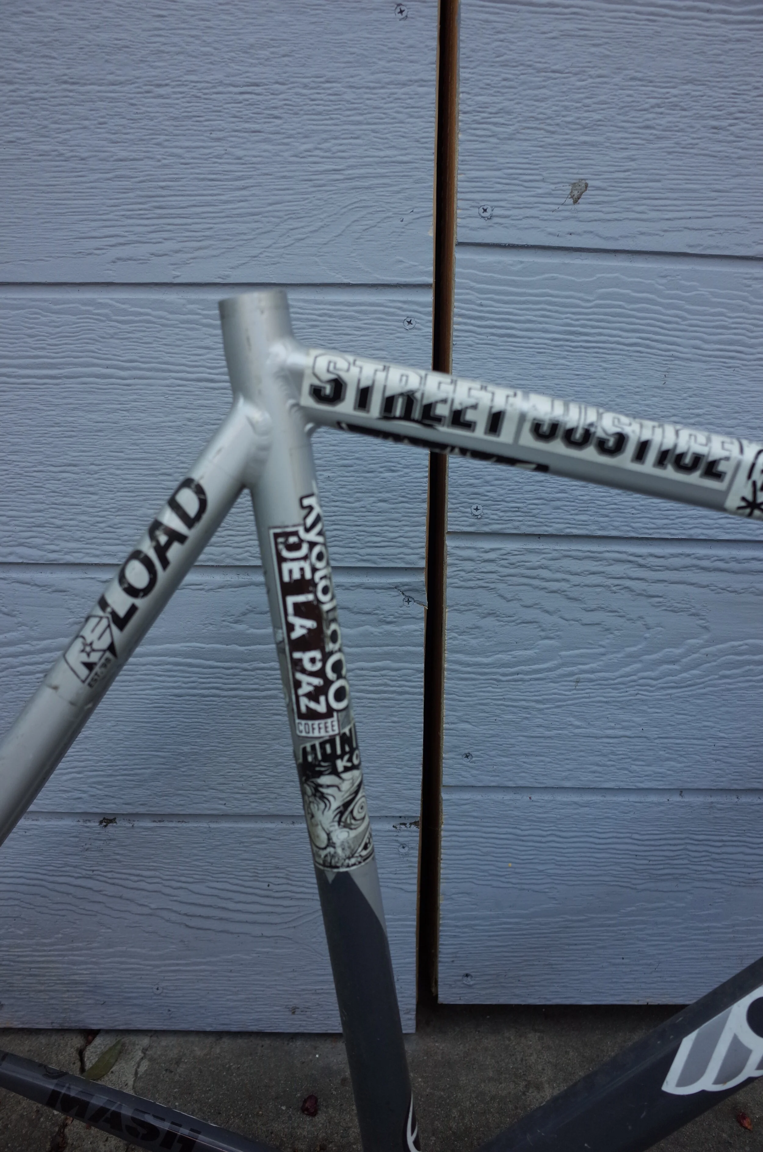  I won this frame at the 2009 Bay to Breakers race, at the time I was riding a 93 Cannondale Track frame and had little use for this bike. Little did I know how far it would take me.  ReLoad is a messenger bag maker from Philadelphia and was my first