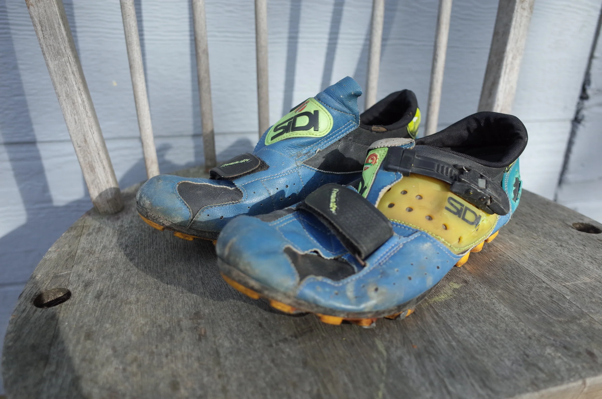  Sidi’s were always the coolest of cool cycling shoes, Italian leather, classic style, and they fit like a glove.  90’s Sidi MTB shoes were the holy grail of messenger work shoes,  hours were spent hunting craigslist and ebay for pairs.  Check the ba