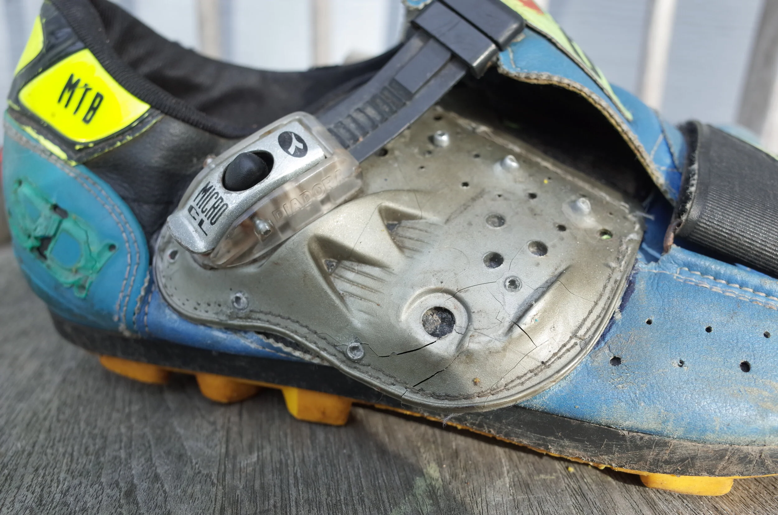  Unfortunately all that super high tech injection molded neon plastic from the 90’s doesn’t last.  By the time I got ahold of them the plastic was cracking and eventually the stitching (!!!) used to secure the right side buckle broke and the plastic 