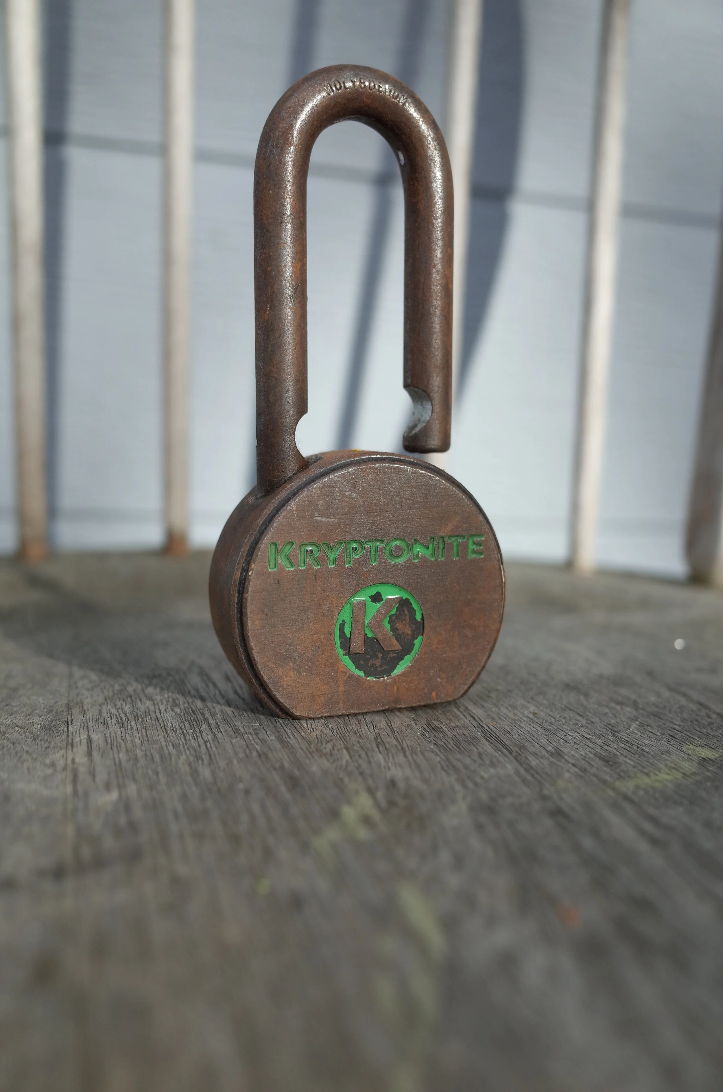  LOCK IT DOWN,  the Kryptonite chain lock is one of the most iconic pieces of messenger gear I can think of.  All the most badass messengers had one, you can almost imagine them whipping it off in traffic to punish an  offending motorist.  But in rea