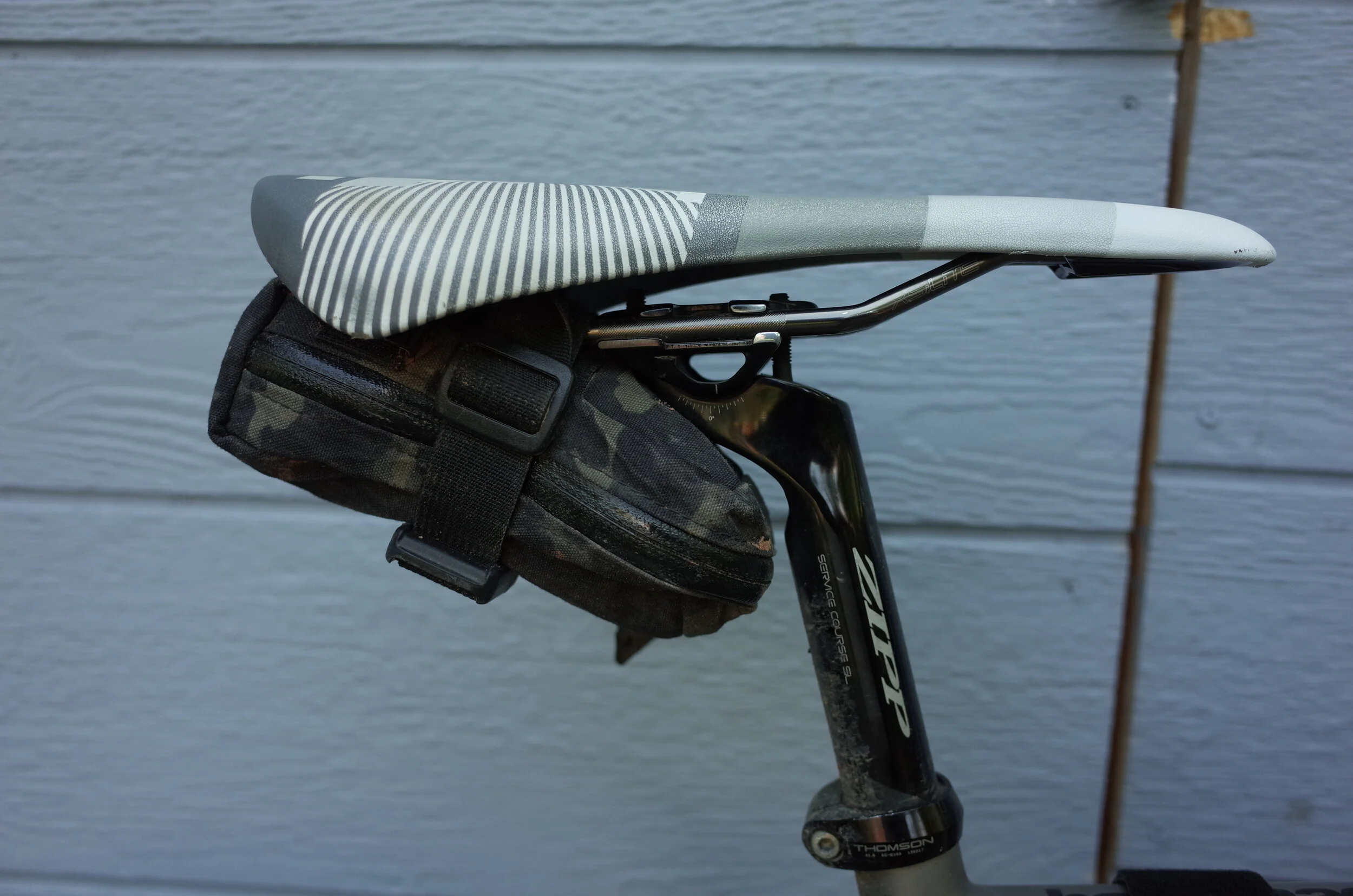  This ILE saddle bag was given to me by none other than Steve Blick and it has served me well for years!  I used to hate saddle bags and always carried my tools in my jersey, but after numerous saggy jersey bottoms and constant lower back pain I gave