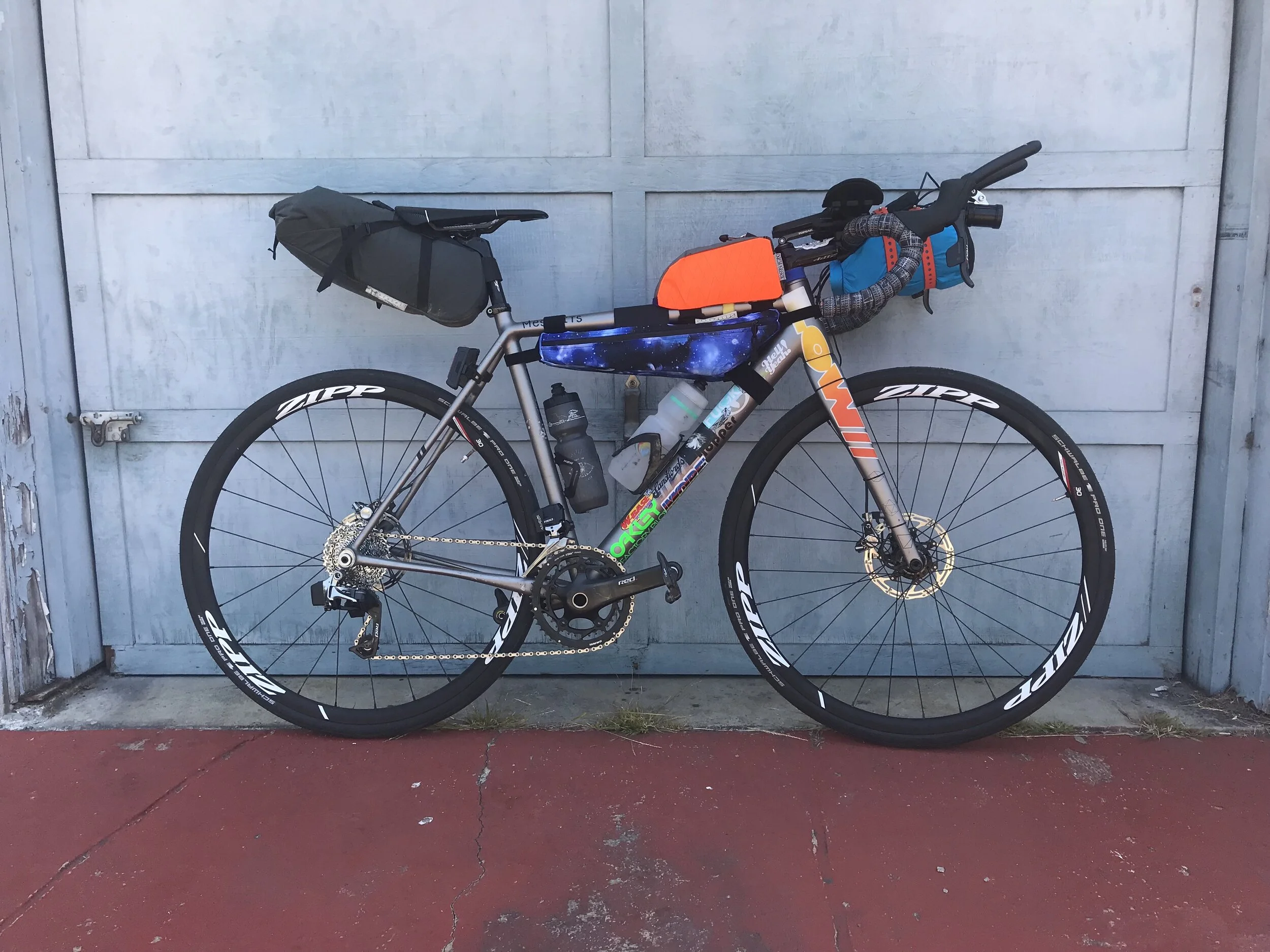  TCR 2018, better, lighter, faster.  You can see I learned a lot from the year previous.  Same saddle bag, but pretty much everything else has been changed to better accommodate the race and my needs.  This was the introduction of the dyno hub, same 