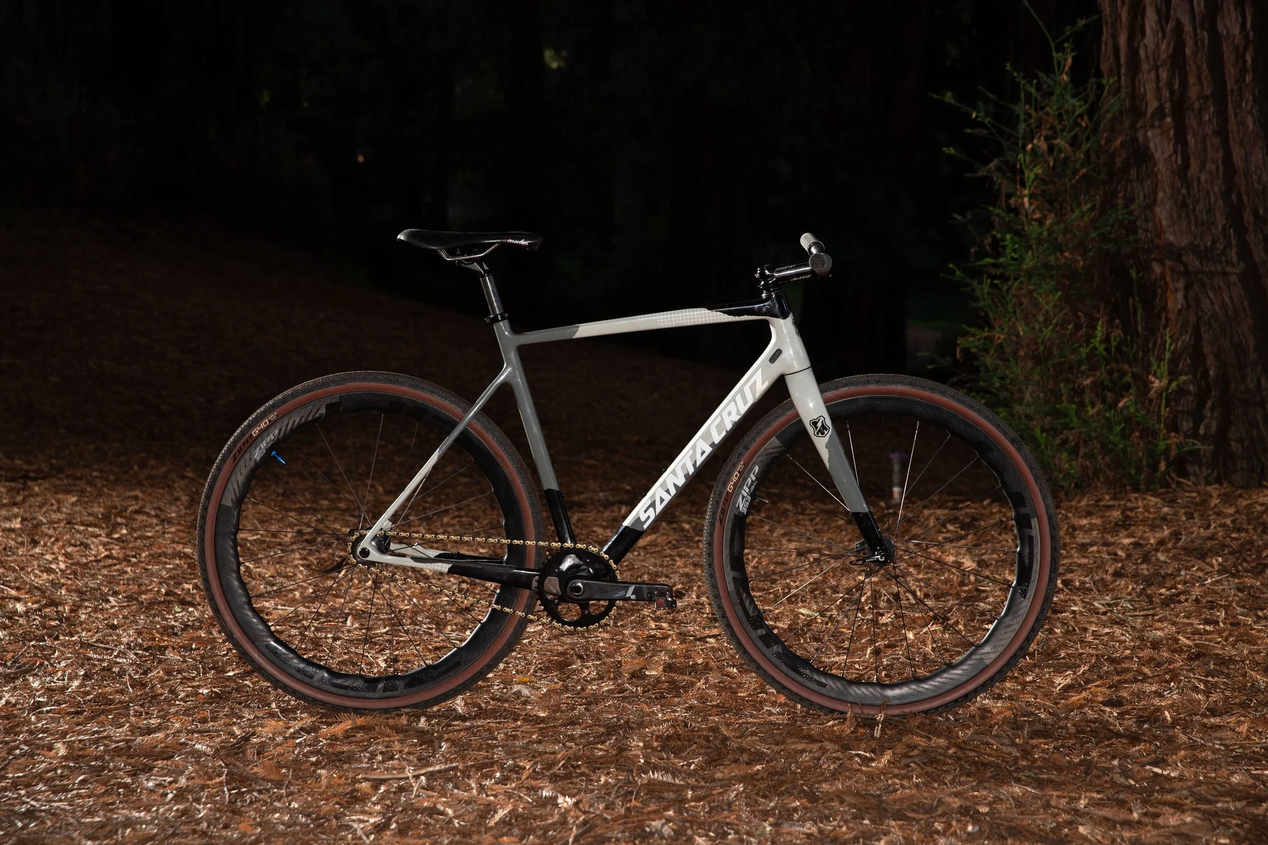  This build is the Coda on a long a glorious collab between MASH and Santa Cruz.. This is the MASH STIGGY TRACKCX - the lightest tracklocross bike ever built. (this statment has not been approved by the UCI, FDA, FCC or any other BS organization). 