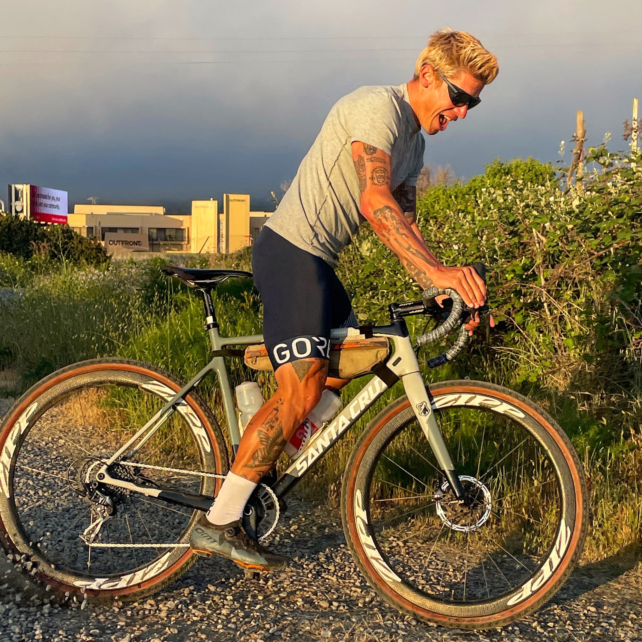  Eventually I got a Stiggy v2 and I had this frame rebuilt with a 11sp CX group by KAWS at CVC.. and I think I raced one CX race on it LOL.. It just wasn’t in the cards. But after 2020 MidSouth I had to retire the v2 and so this v1 was rotate back to