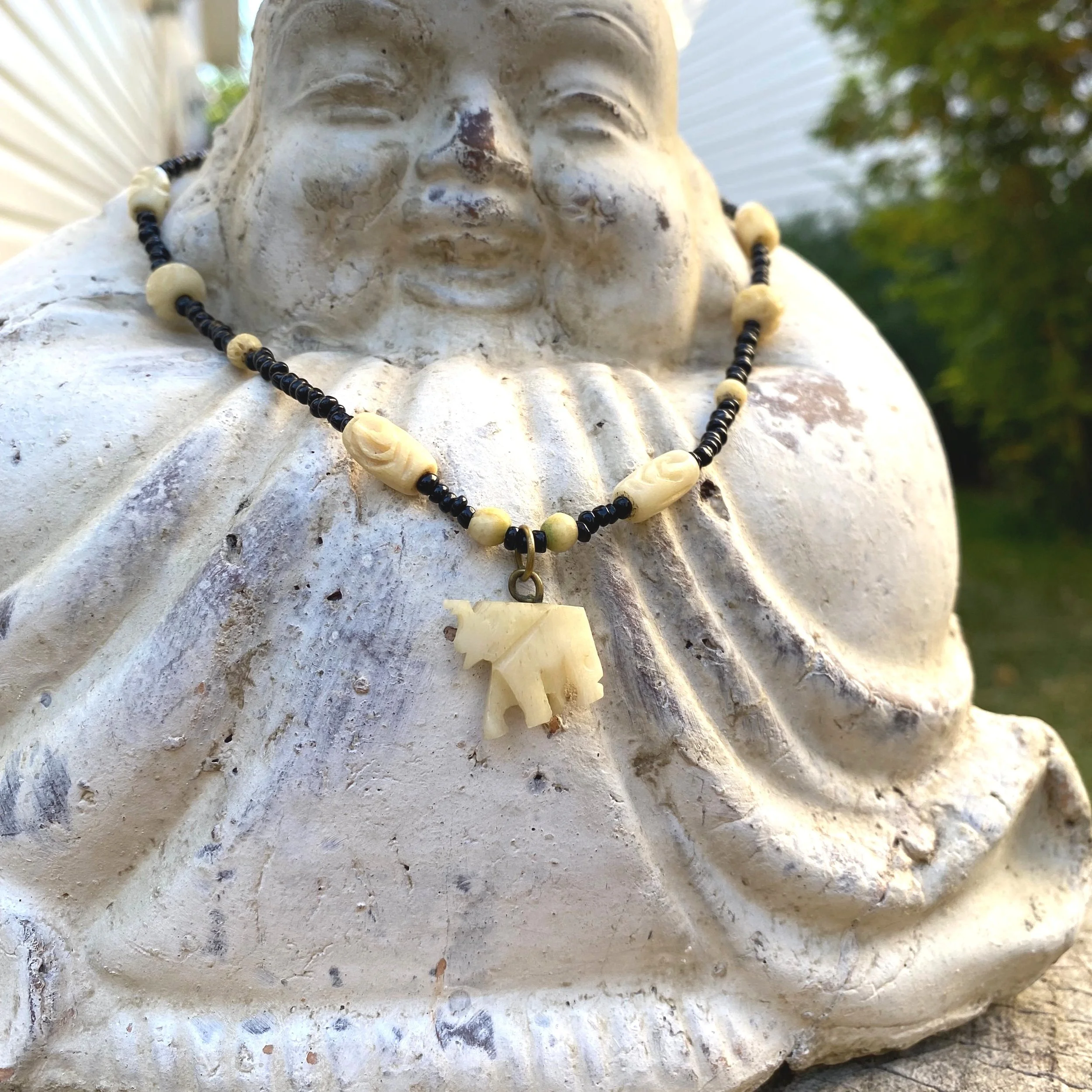 Vintage Elephant Pendant Necklace 16"