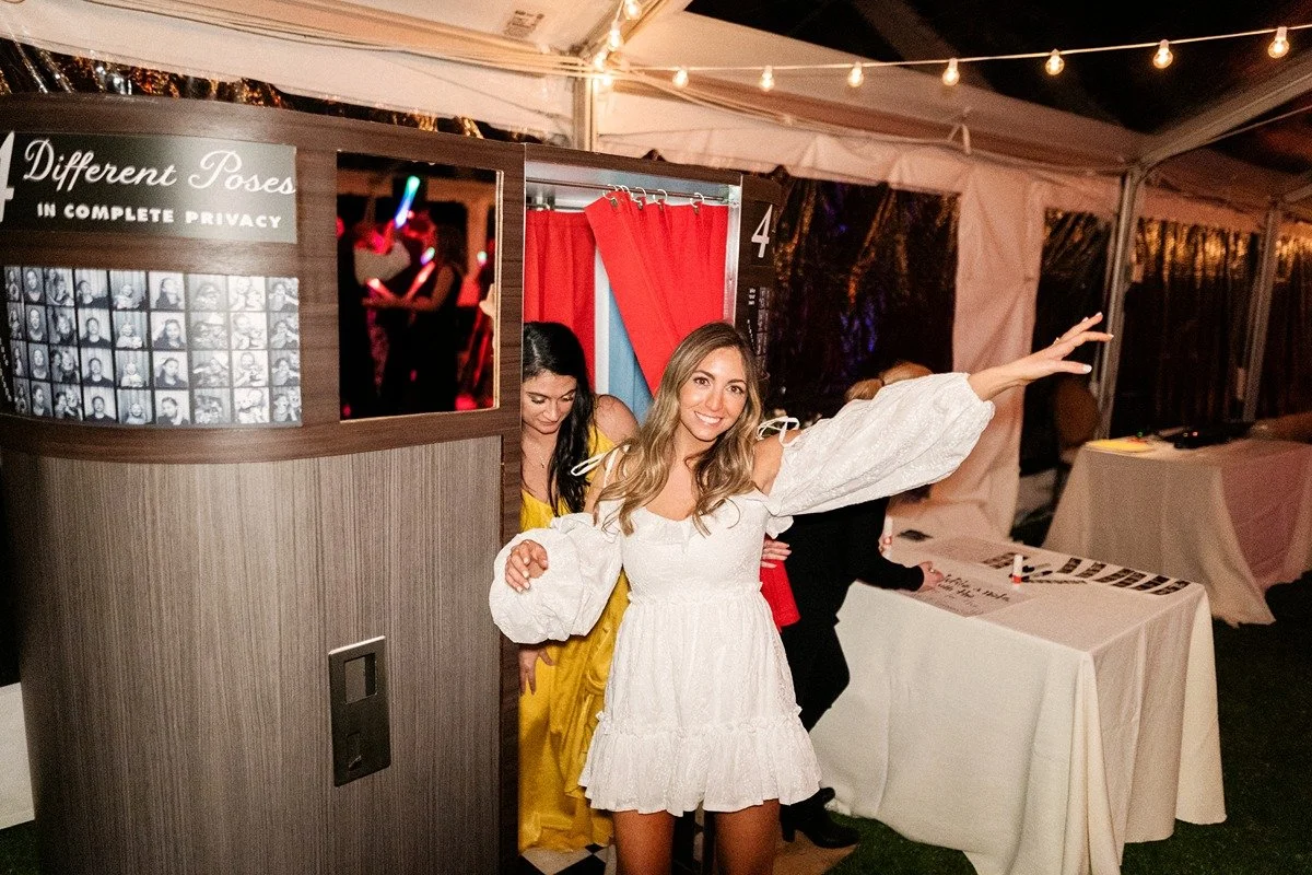 hudson-valley-wedding-planner-beaverkill-valley-inn-classic-photobooth-at-spring-wedding (2).jpg