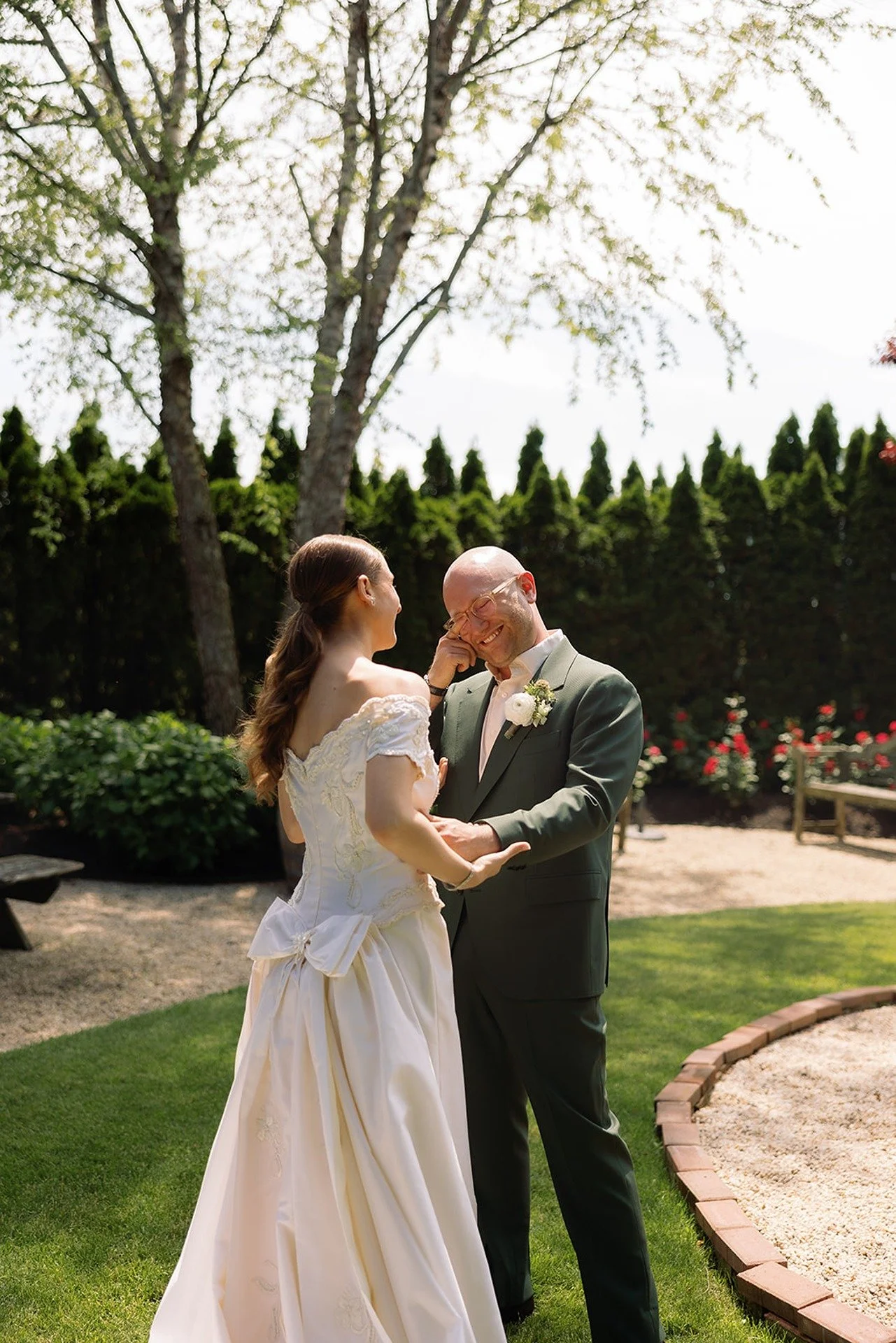 Greenport-NY-hudson-valley-wedding-planner-winery-wedding-outdoor-tented-event-in-vineyard (68).jpg