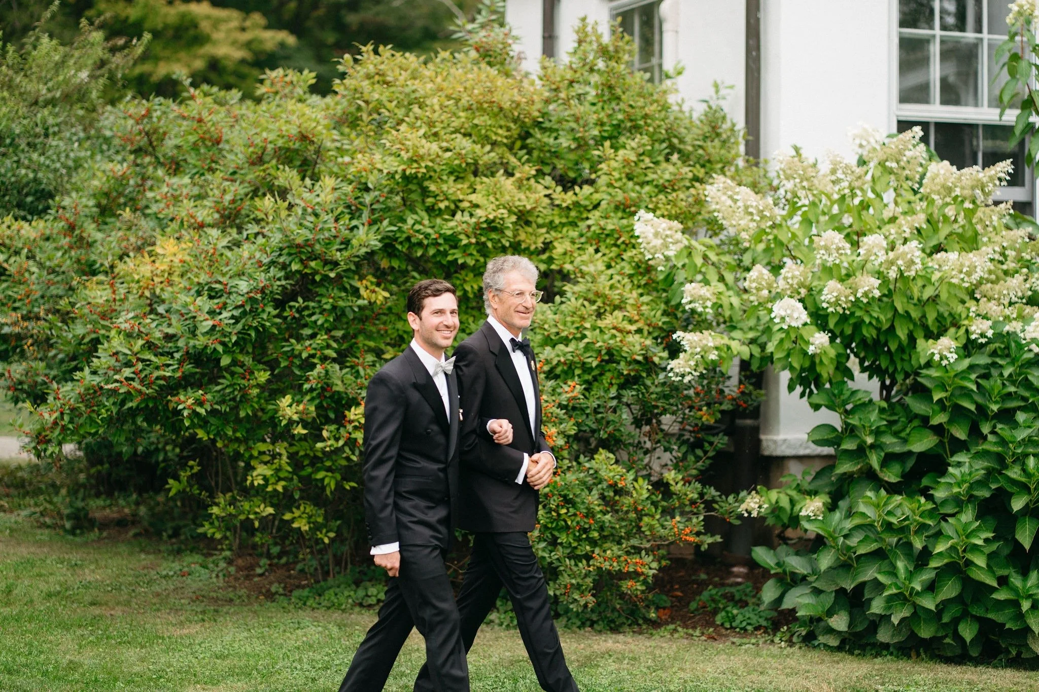 hudson-valley-out-door-wedding-with-great-expectations-vibes (2).jpg