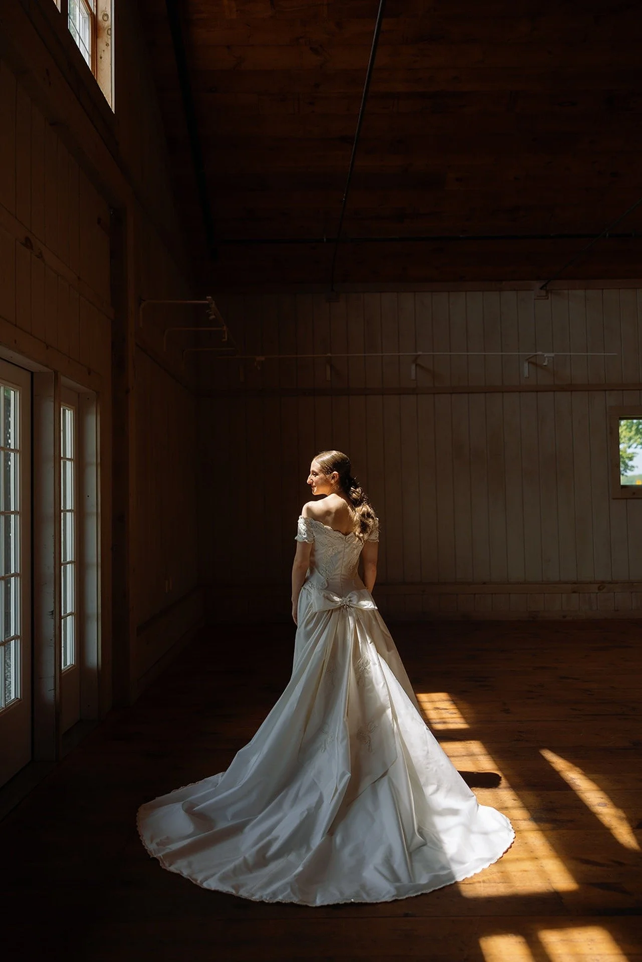 Greenport-NY-hudson-valley-wedding-planner-winery-wedding-outdoor-tented-event-in-vineyard (56).jpg