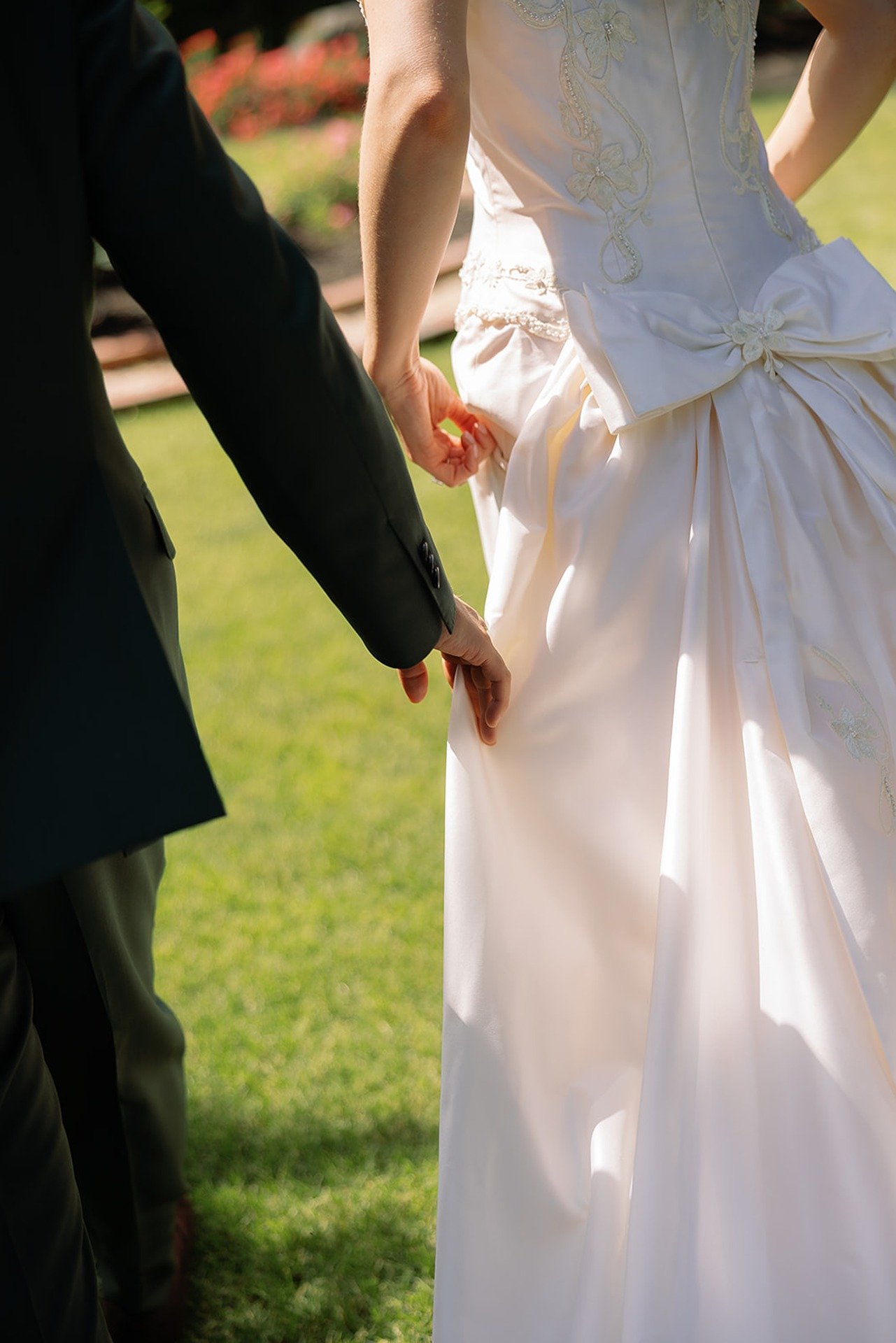 Greenport-NY-hudson-valley-wedding-planner-winery-wedding-outdoor-tented-event-in-vineyard (89).jpg