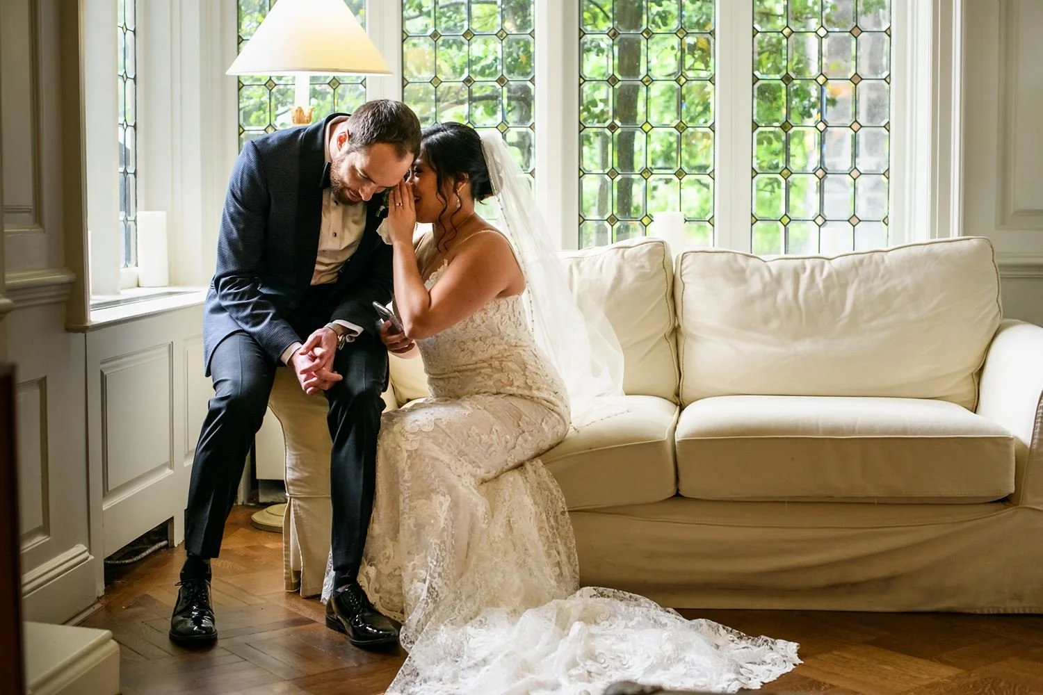 bride-and-groom-yuchud-tarrytown-house-estate-in-the-hudson-valley