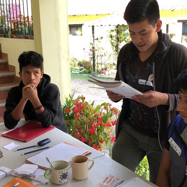 English House: Debate: should we learn in full immersion or partial immersion? #formaguatemala #guatemalaconexions