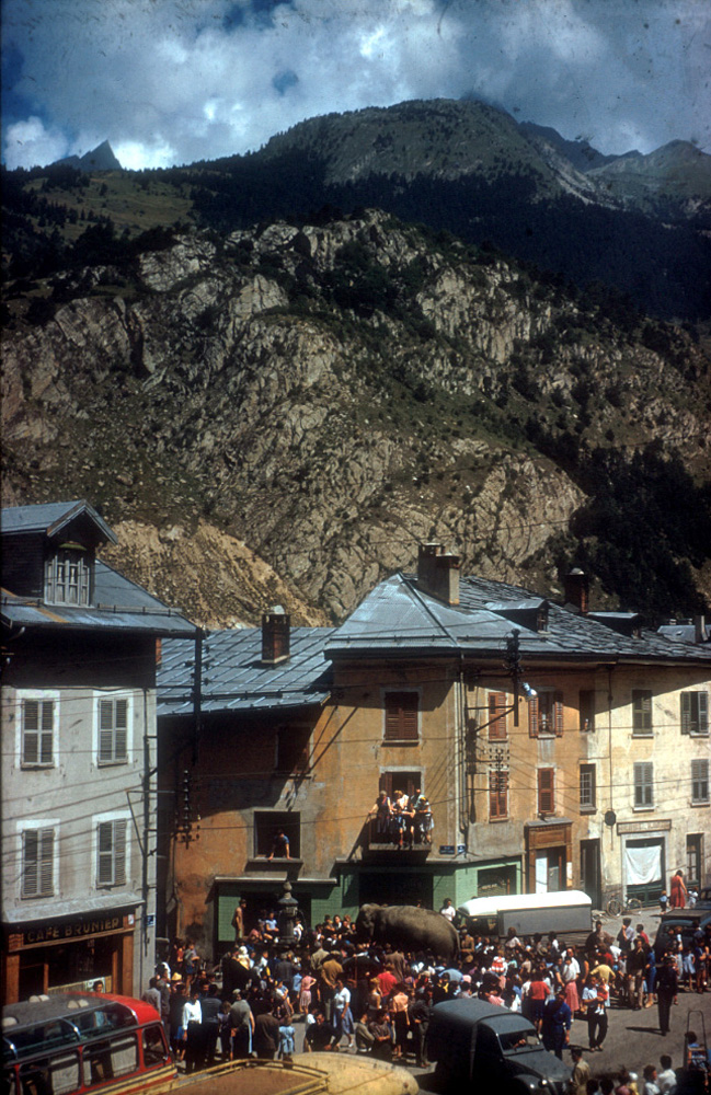 At the drinking fountain, Modane