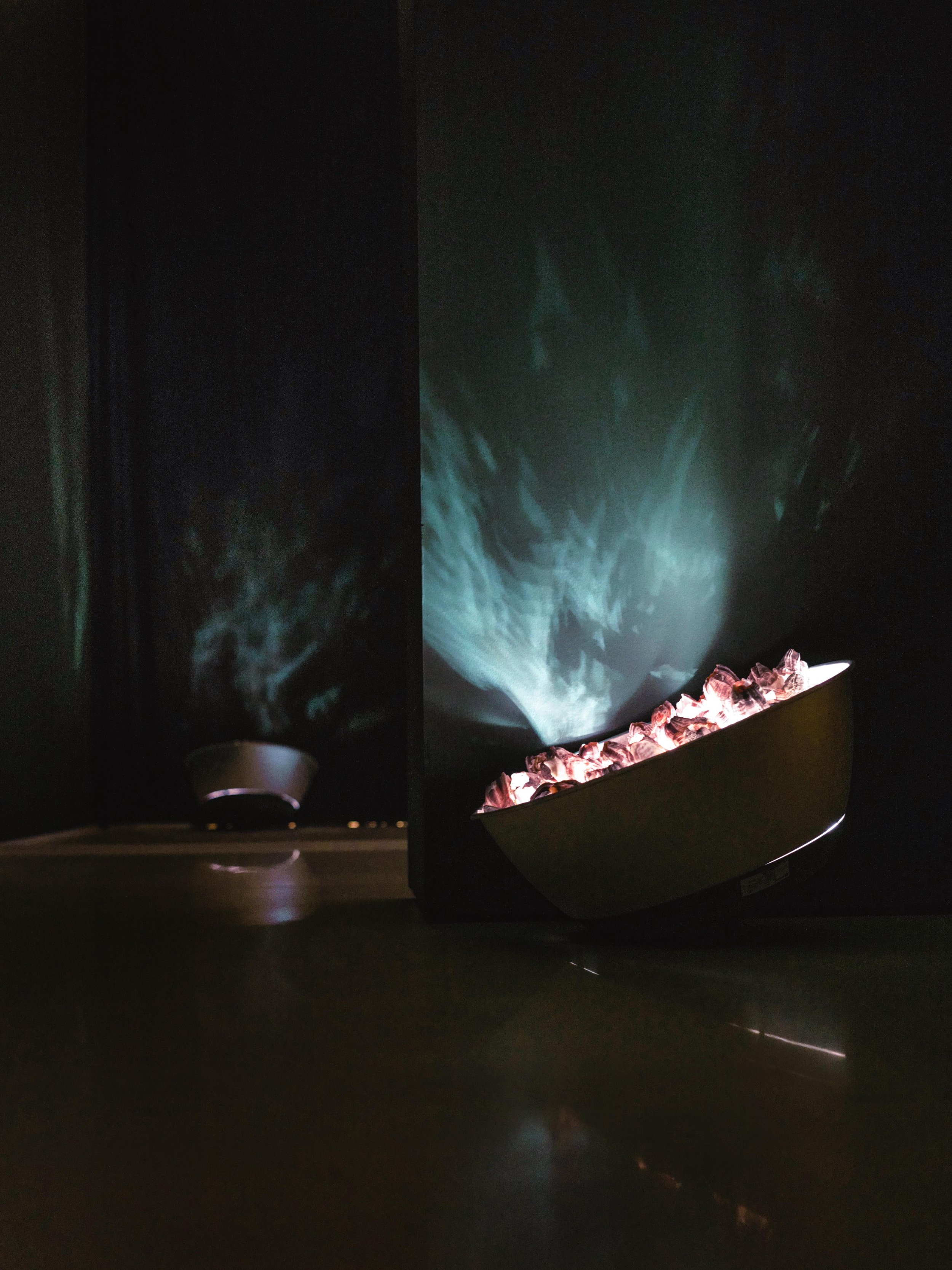 Houses, Installation,Material:Acorn Barnacle Shells,Recycled construction searchlight,40cmx40cmx30cm,2022