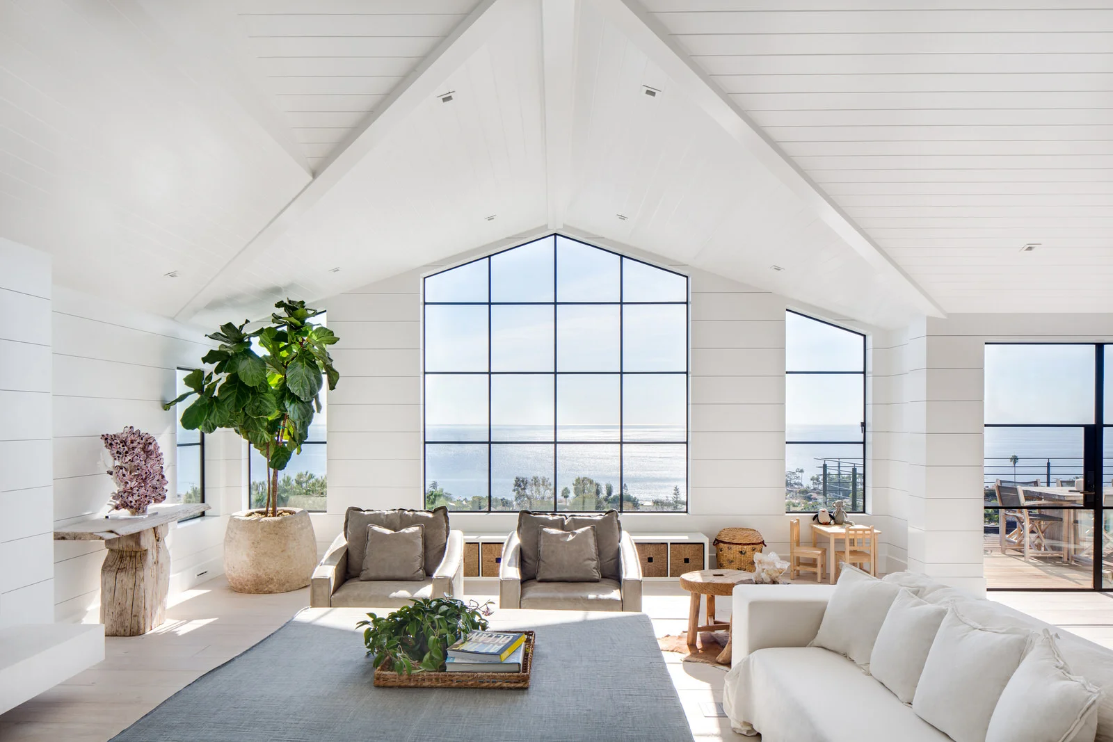 Pinecrest Residenital project in Laguna Beach, CA. After seeing the photos of this remodel, Anthropologie Home used the house for their catalogue shoot.