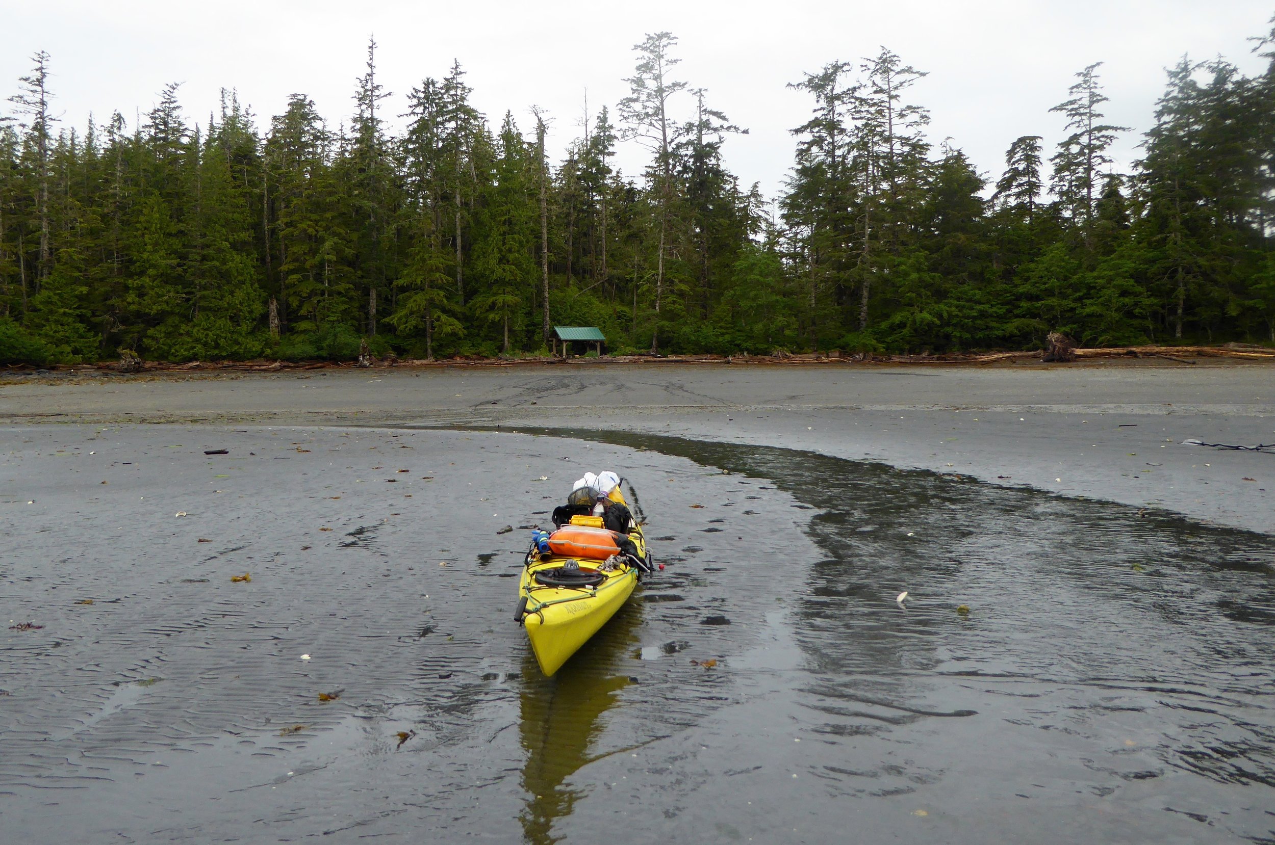 Tide went out before i got the last load in. At least it was good ground to drag my boat.