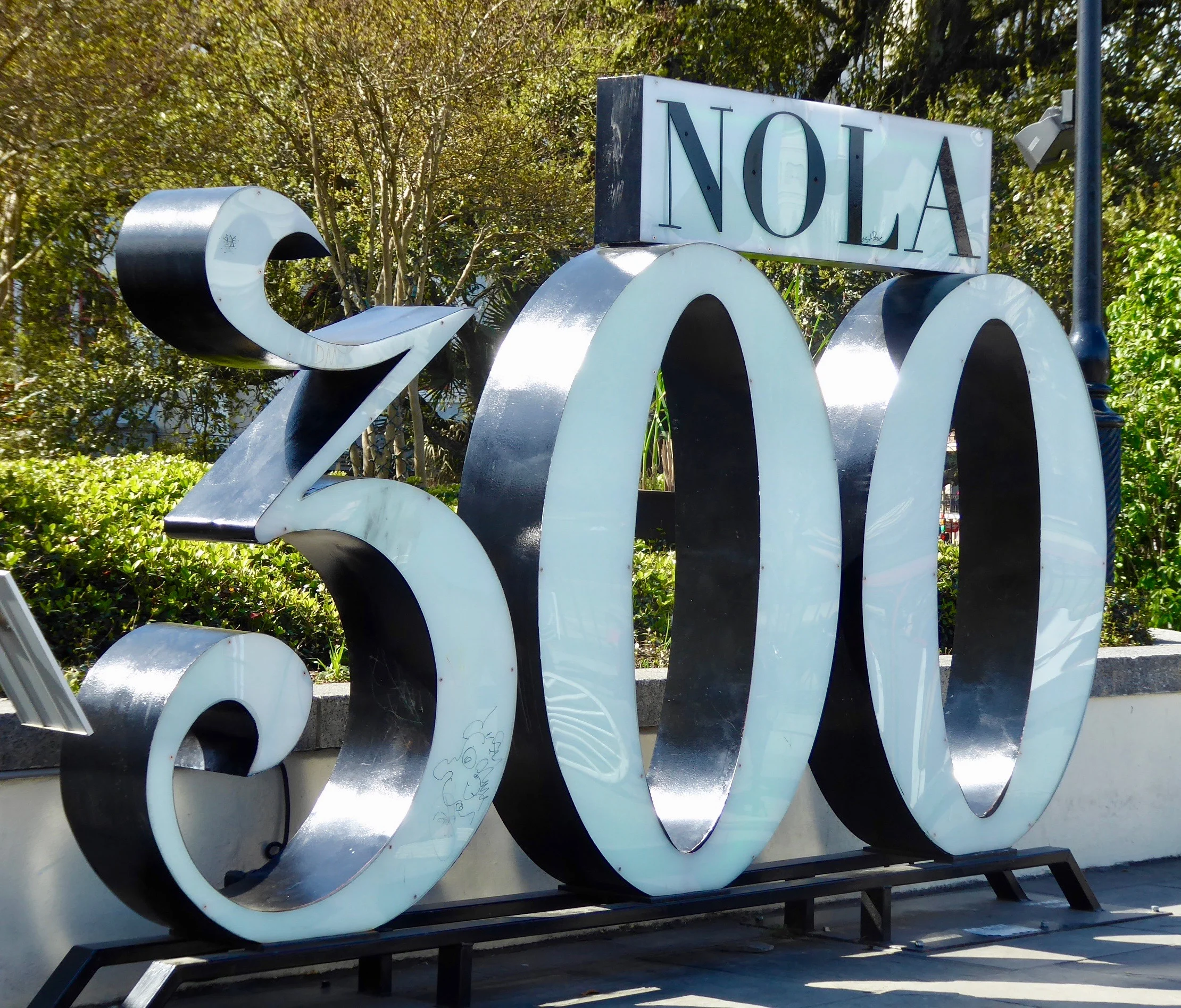 Quite a lot of history in the town considering they were celebrating 300 years! A lot of the buildings still had the beads left over from the Mardi Gras.