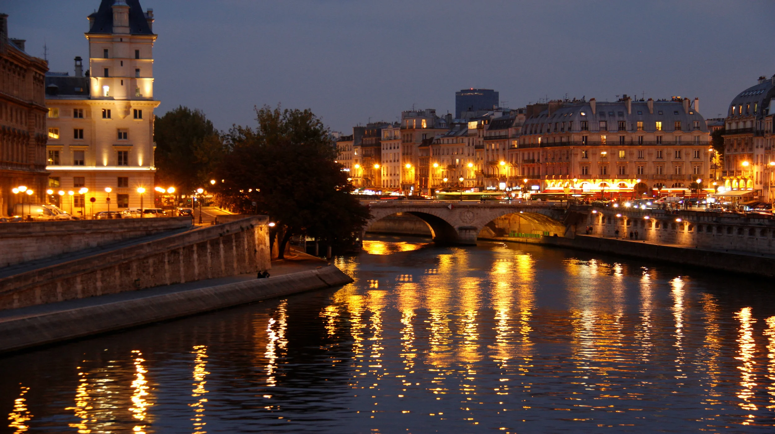 river seine.jpg