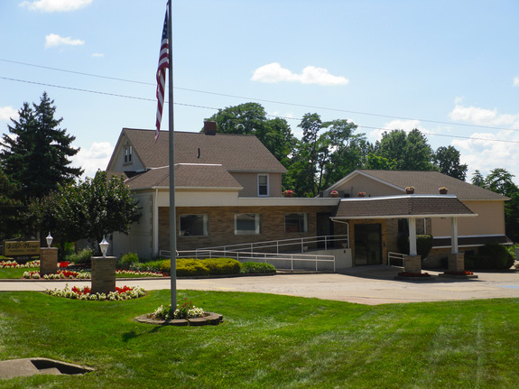Our sprawling grounds leave ample room to accommodate all of your friends, family, and loved ones.