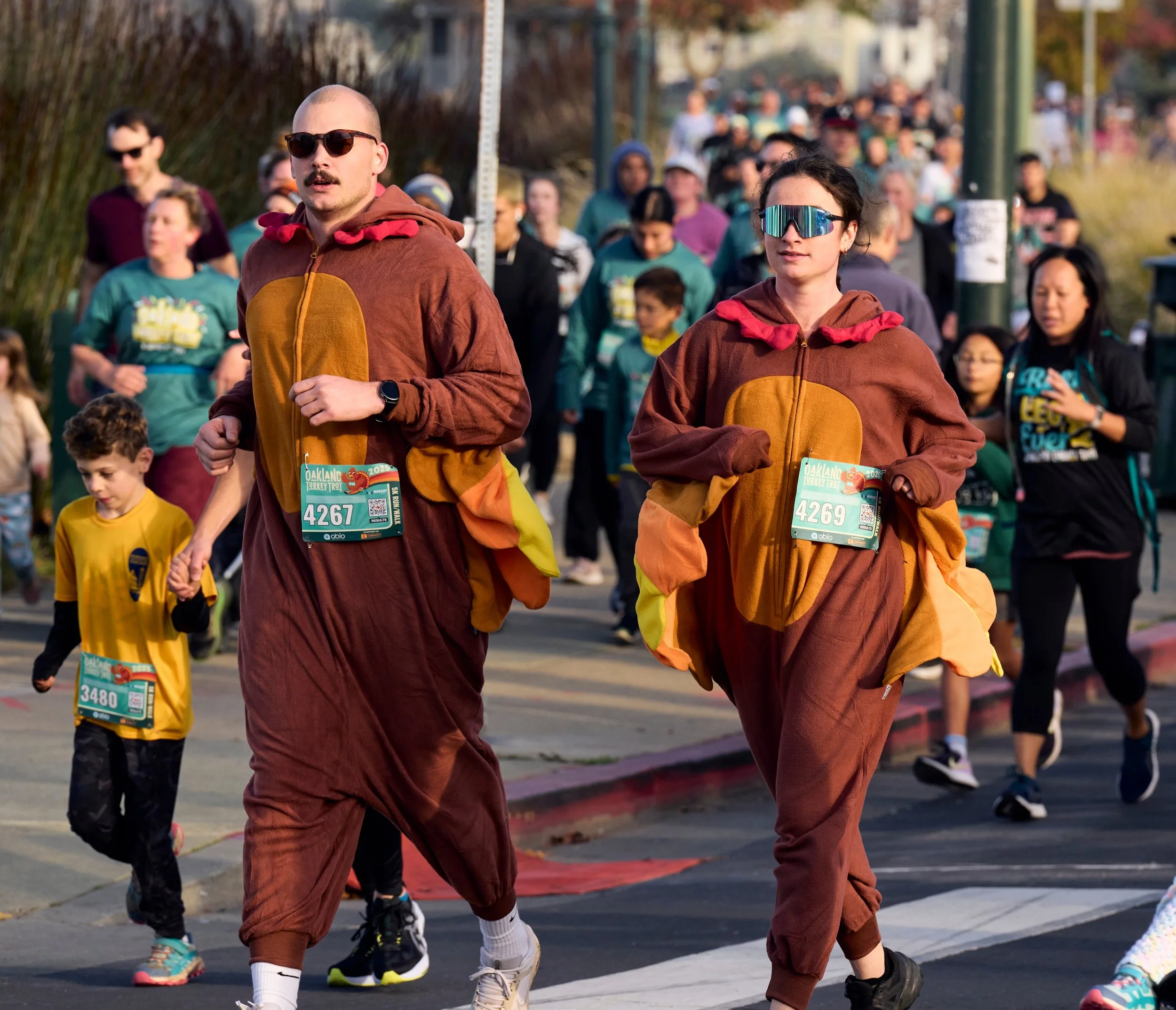 Don&rsquo;t chicken out on the Turkey Trot. 👀🦃 

Prices for the 5K, new 10K and Kids Race increase tonight at midnight. Get your tail feathers moving and register now!