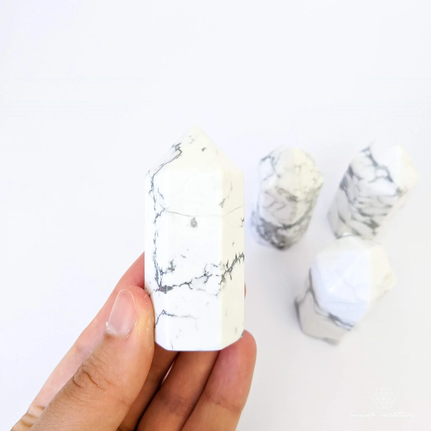 White Howlite Generator - 6cm