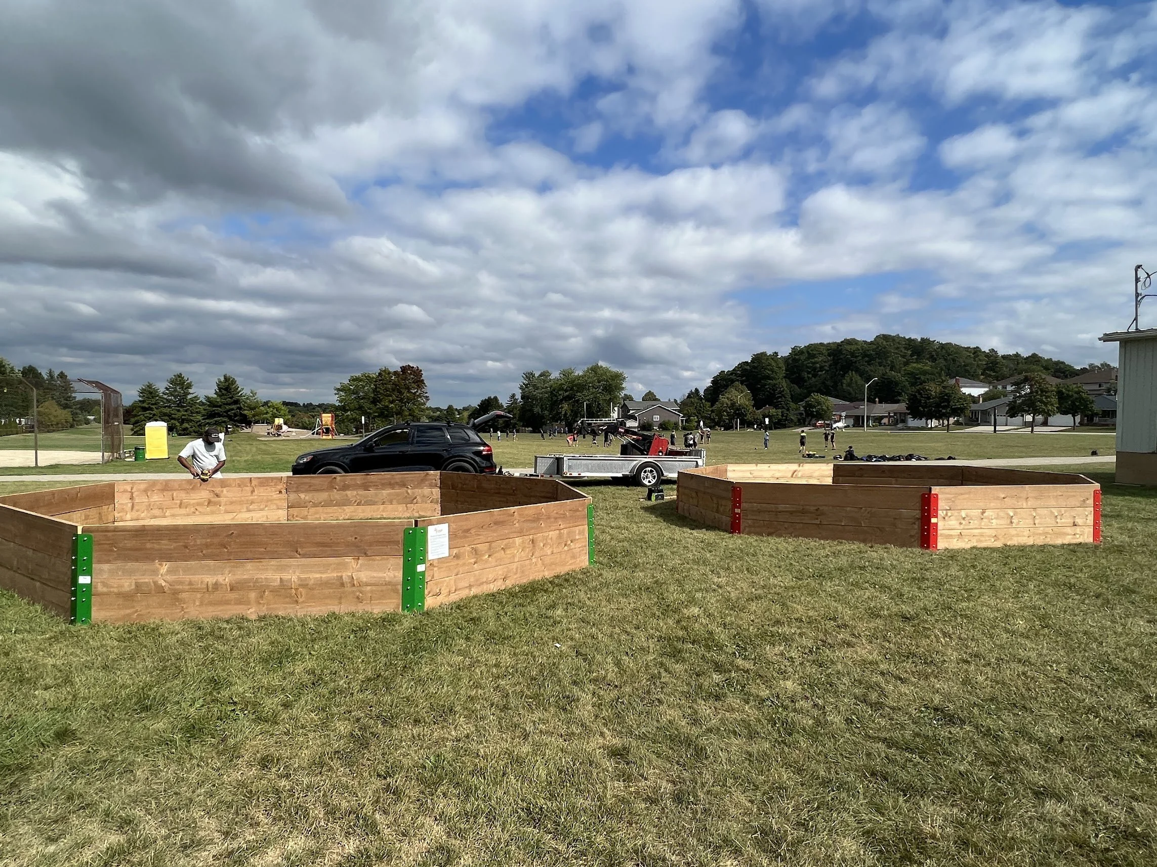 Gaga Ballpit using brackets