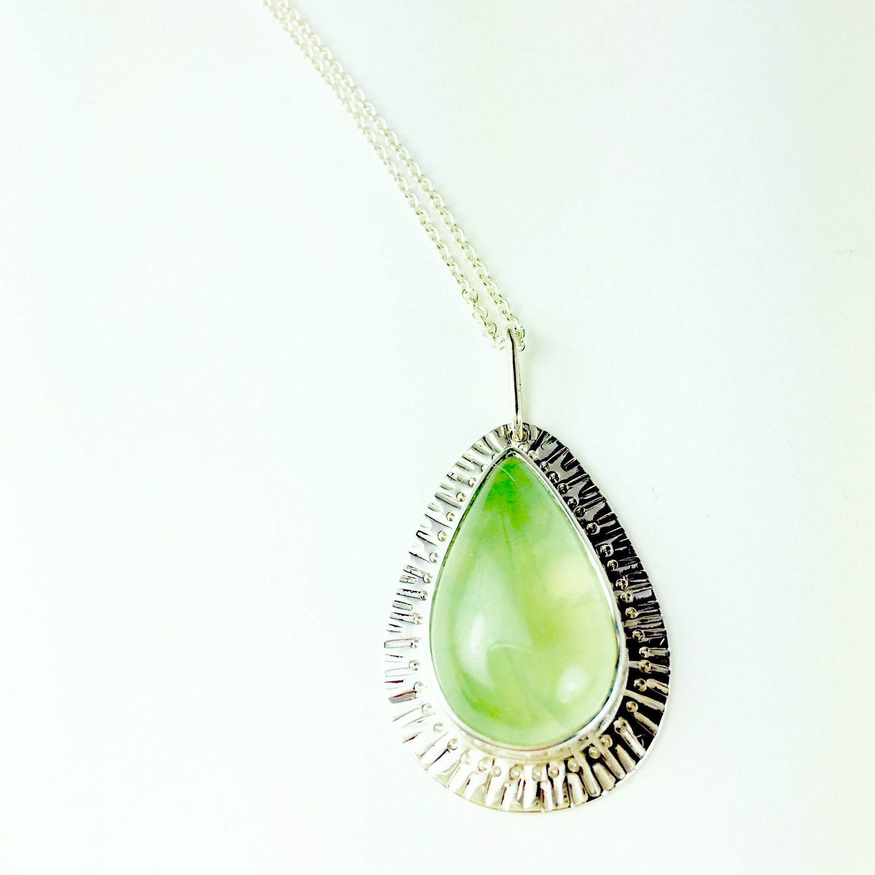 Prehnite_pendant.jpg