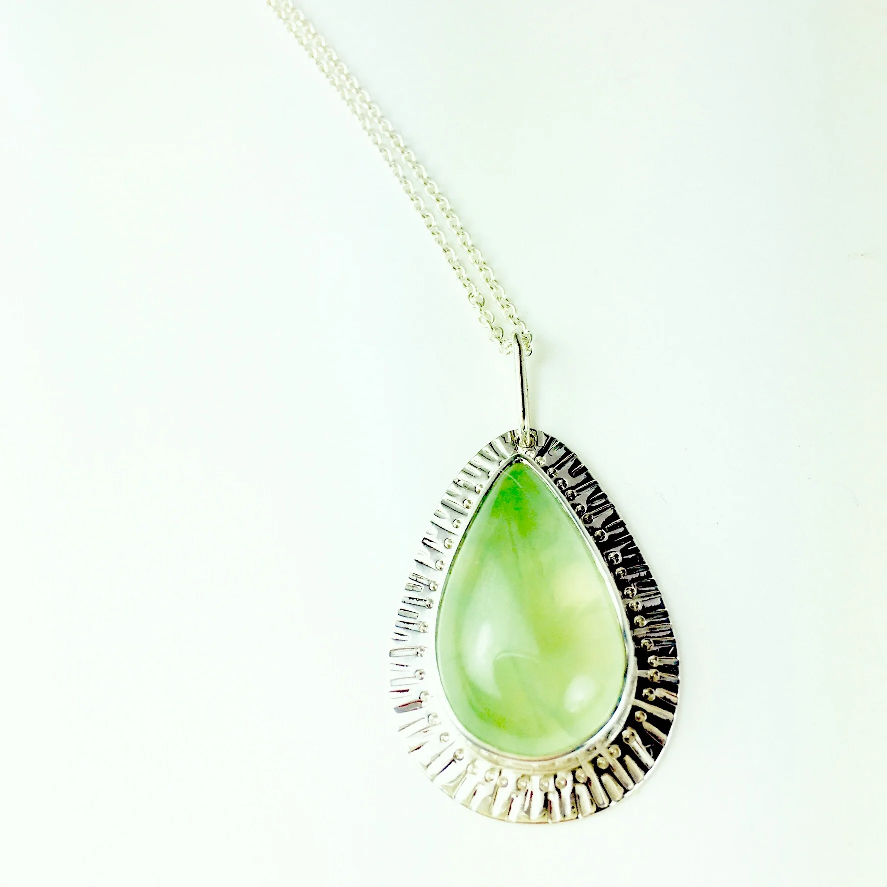 Prehnite_pendant.jpg