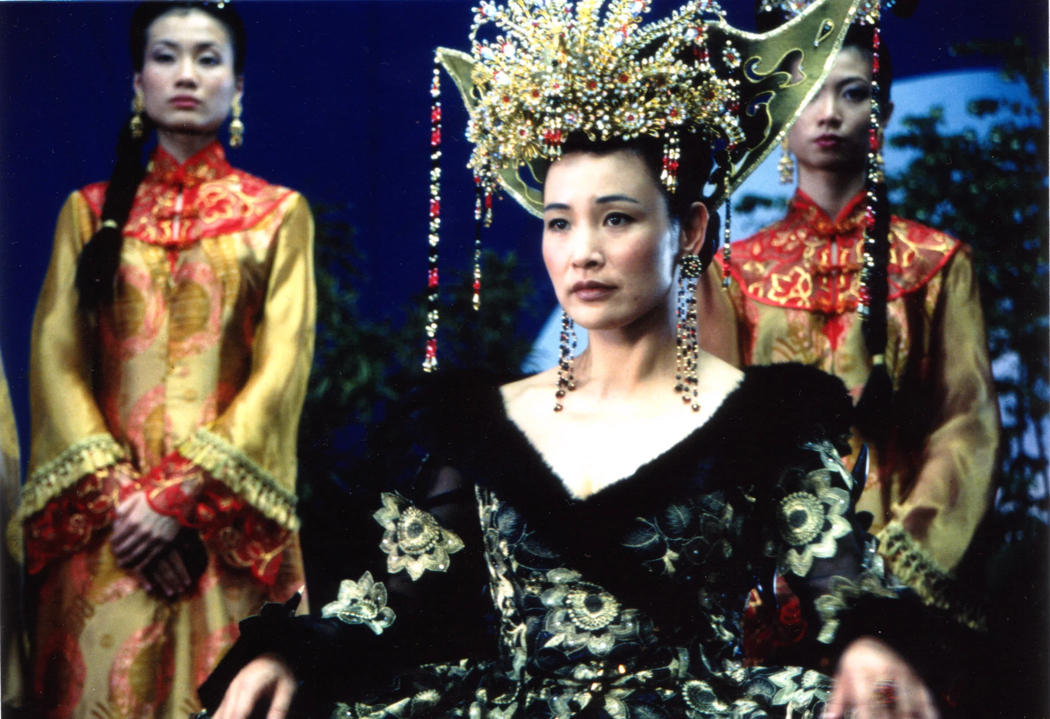 06-Avatar_-JoanAttend_SIZE Dust Crop_.jpg