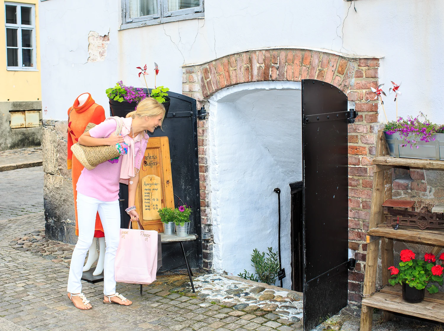 Shopping-i-Gamlebyen-COPYRIGHTED.jpg